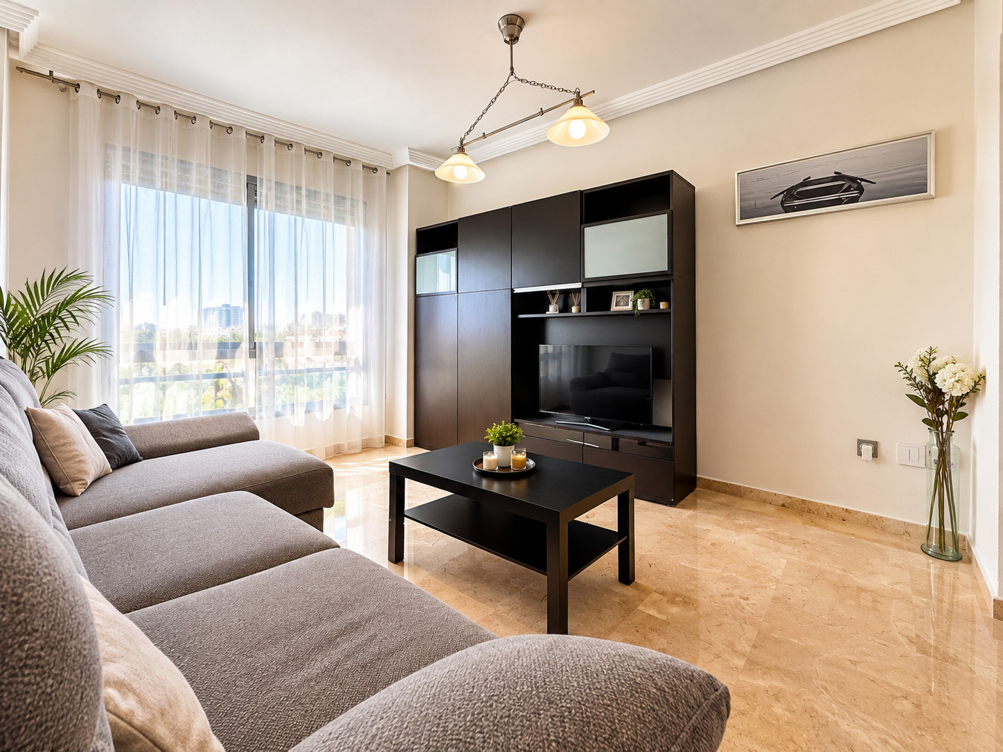 Imagen 1 Apartamento en venta en Málaga / Teatinos zona en expansión con mucha proyección 