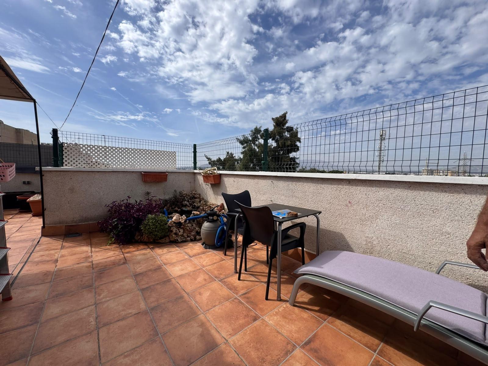 Imagen 1 Apartamento en venta en Málaga / Piso con todas las comodidades, pista de padel ,piscina