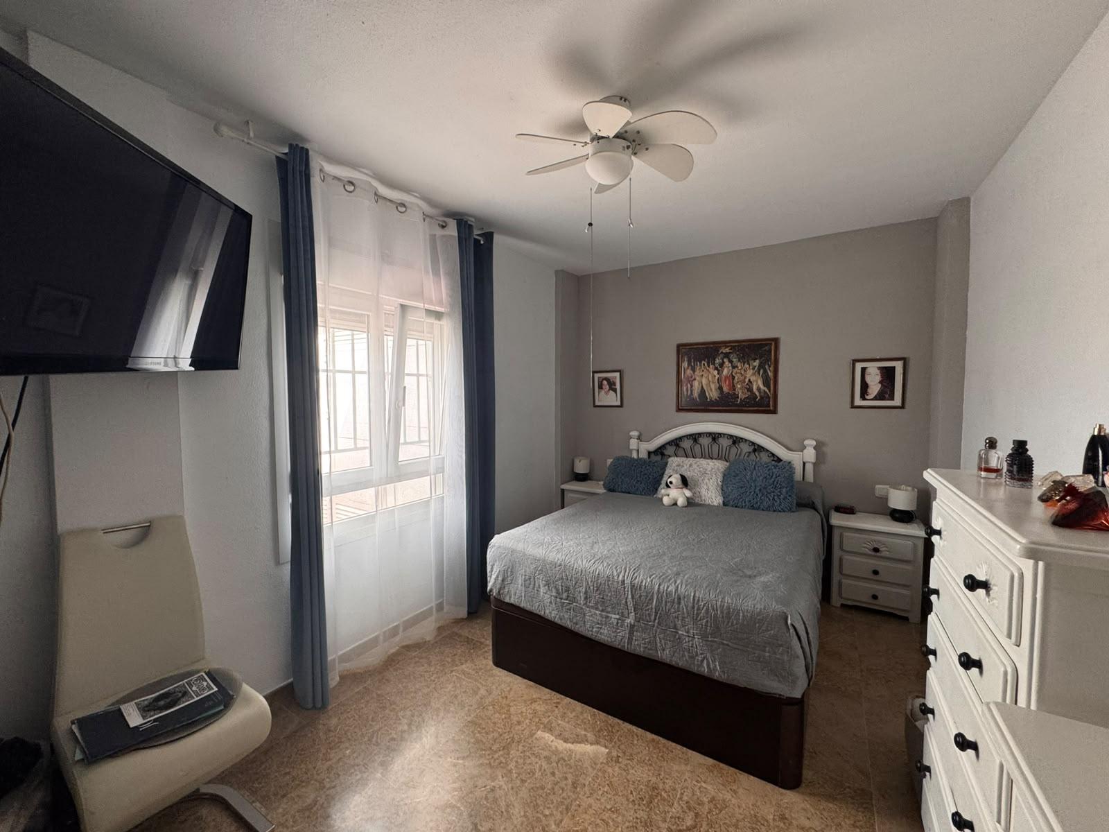 Imagen 4 Apartamento en venta en Málaga / Piso con todas las comodidades, pista de padel ,piscina