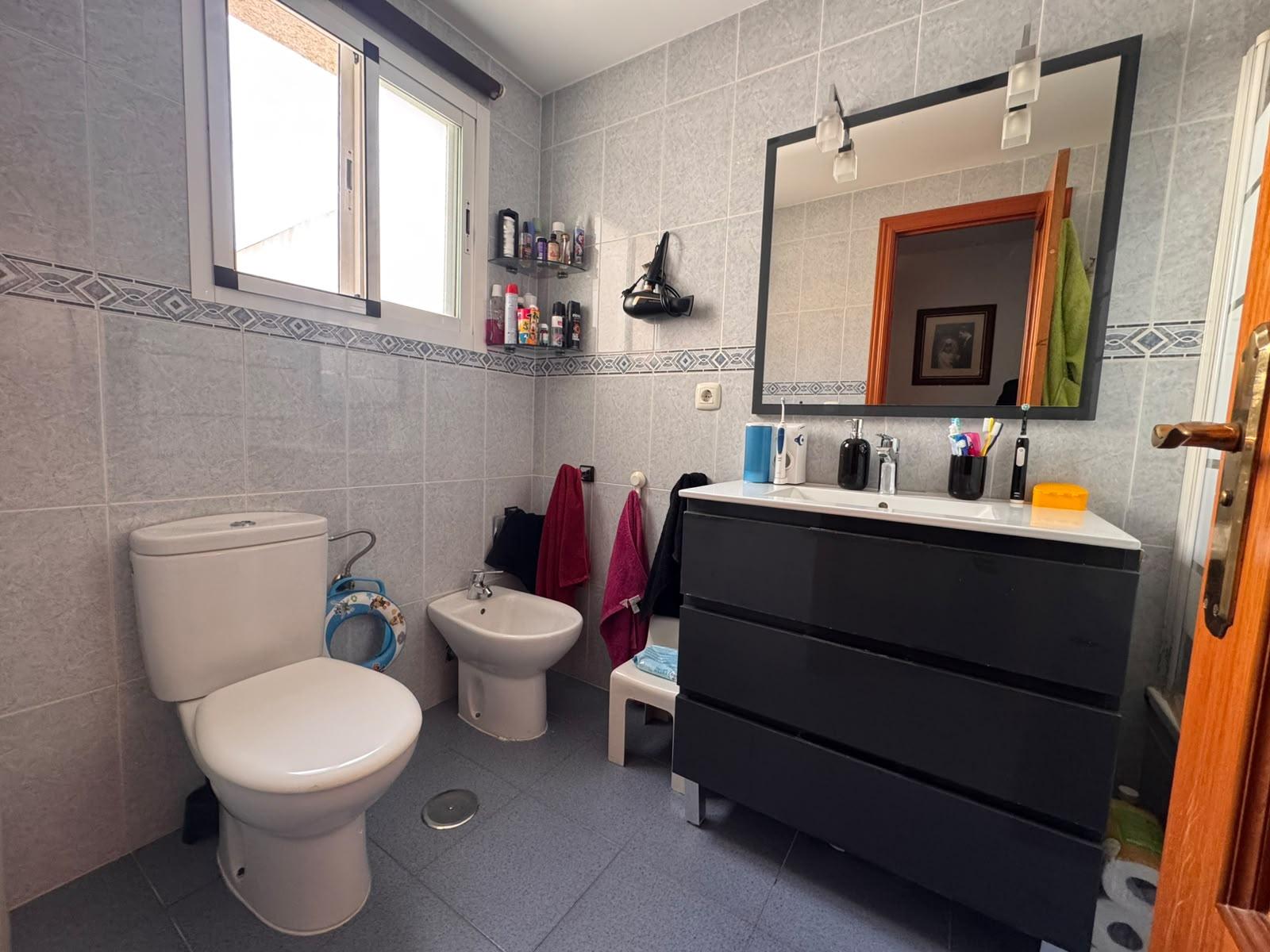 Imagen 6 Apartamento en venta en Málaga / Piso con todas las comodidades, pista de padel ,piscina