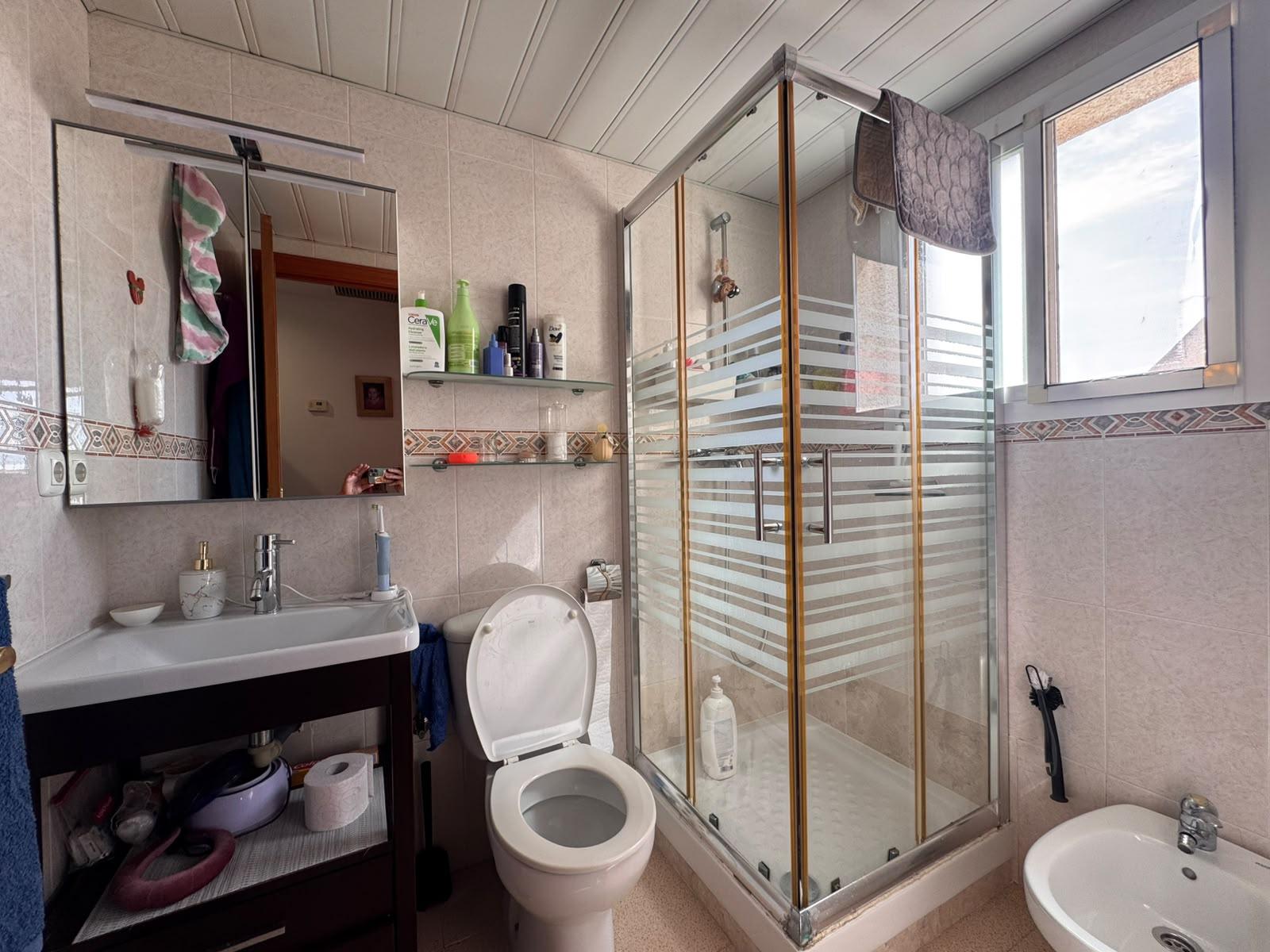 Imagen 7 Apartamento en venta en Málaga / Piso con todas las comodidades, pista de padel ,piscina