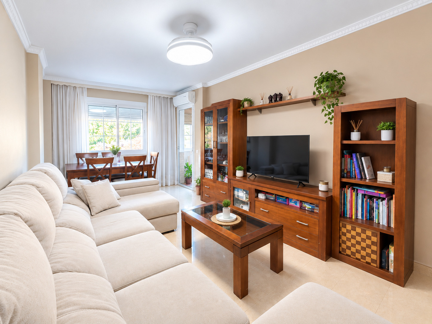 Imagen 1 Apartamento en venta en Málaga / Piso muy bien ubicado, para entrar a vivir 