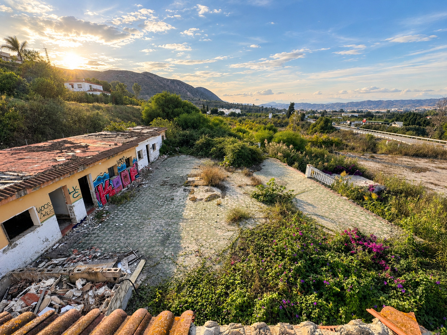 Imagen 1 Casa Rústica en venta en Cártama / Zona bien ubicada totalmente asfaltada, cerca de Malaga