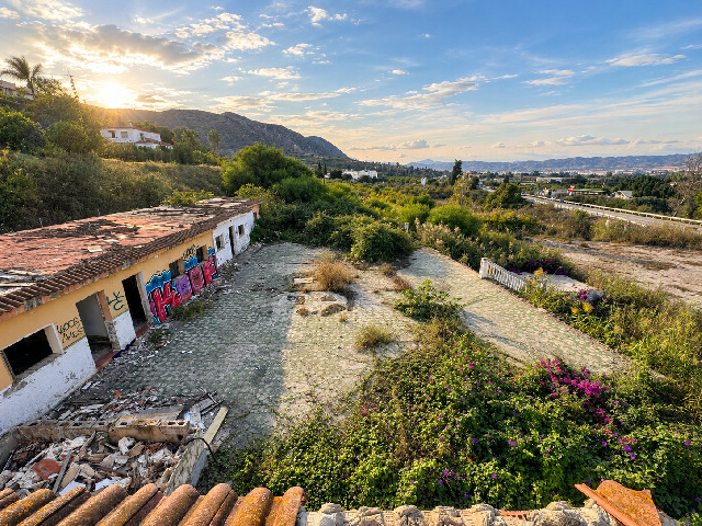Imagen 1 Inmueble 306456 - Casa Rústica en venta en Cártama / Zona bien ubicada totalmente asfaltada, cerca de Malaga