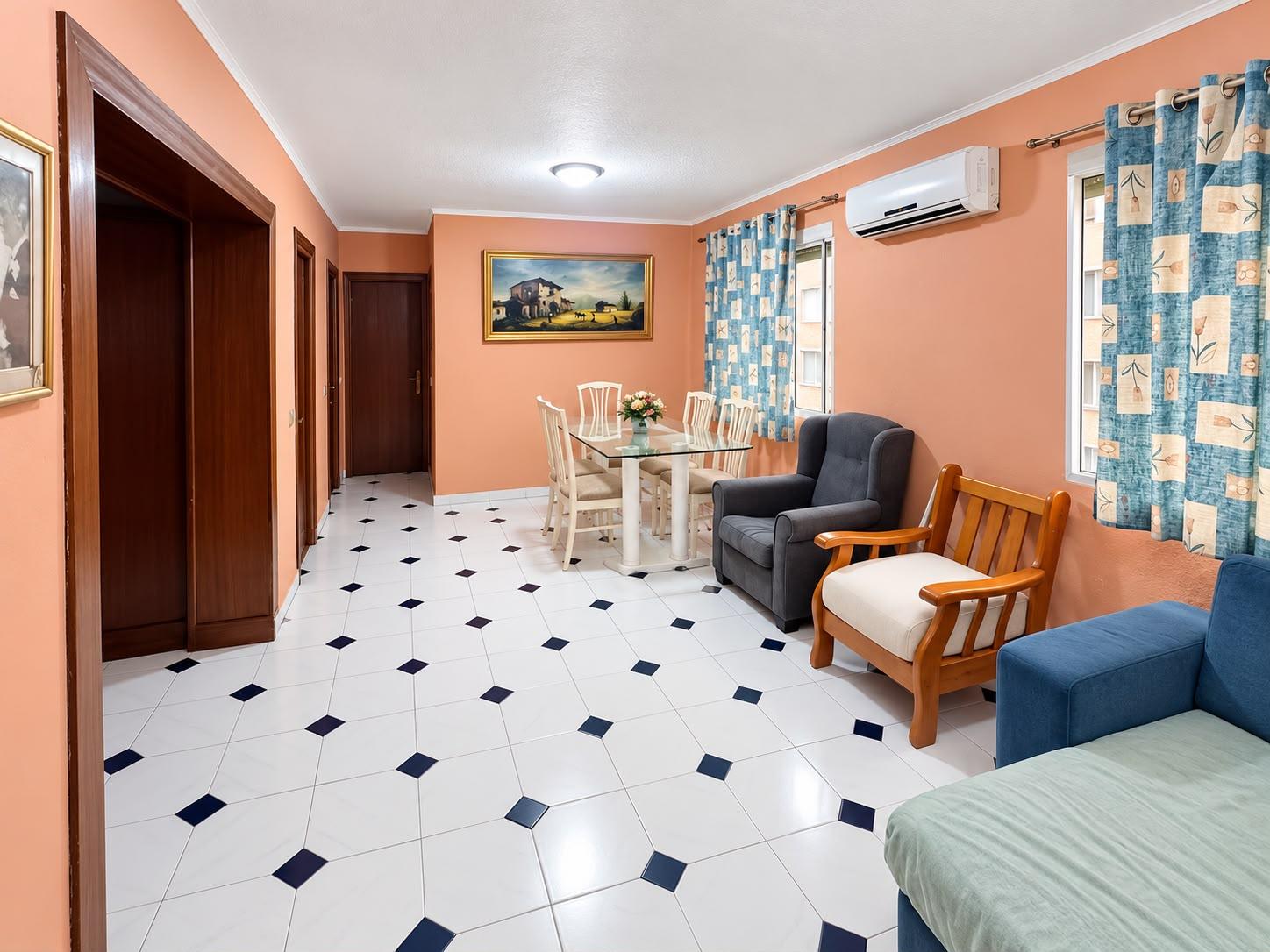 Imagen 4 Apartamento en venta en Málaga / Piso doble en la Virreina con muchas posibilidades