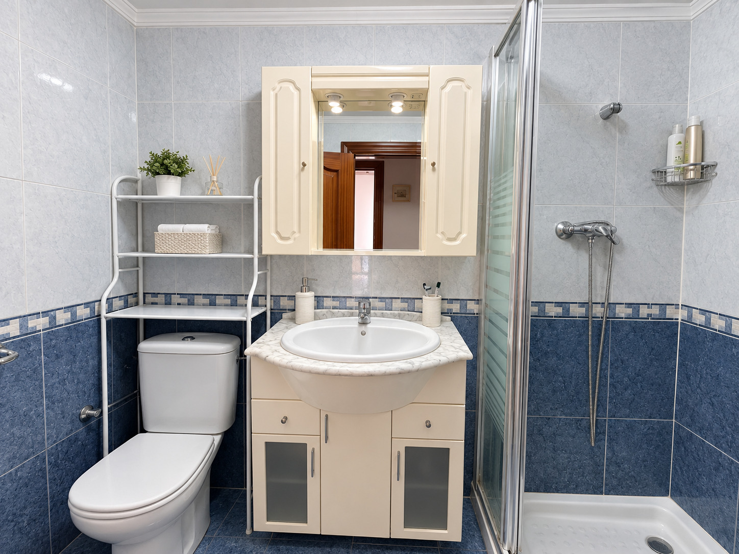 Imagen 7 Apartamento en venta en Málaga / Piso en Portada alta con patio privado