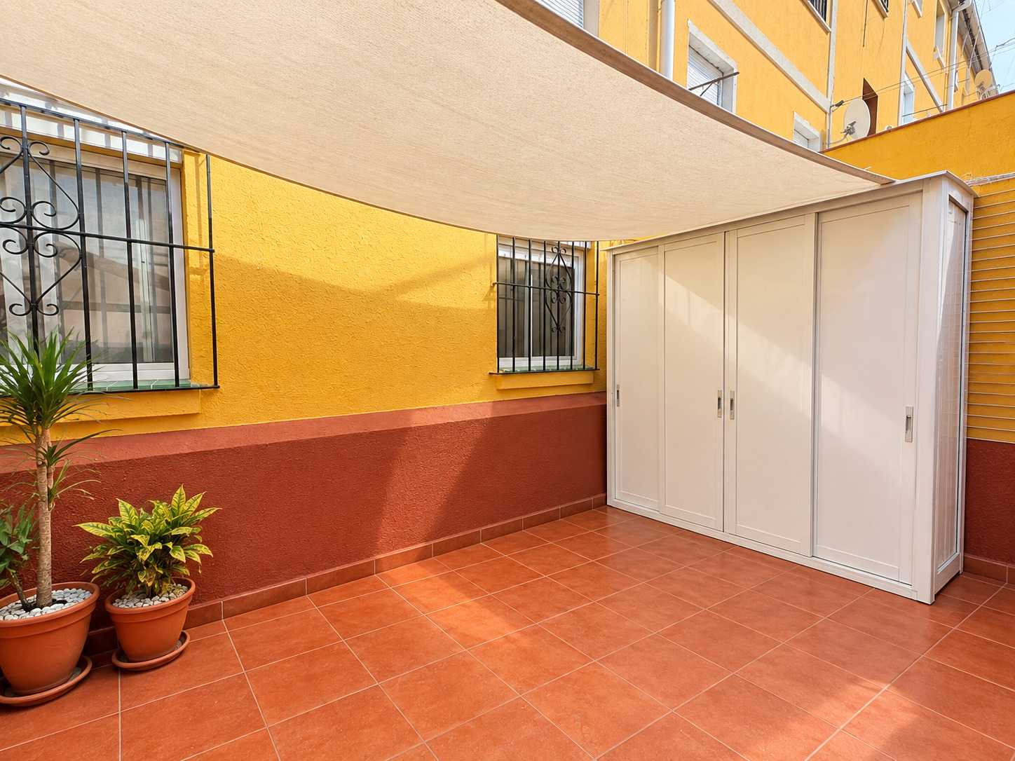 Imagen 3 Apartamento en venta en Málaga / Piso en Portada alta con patio privado