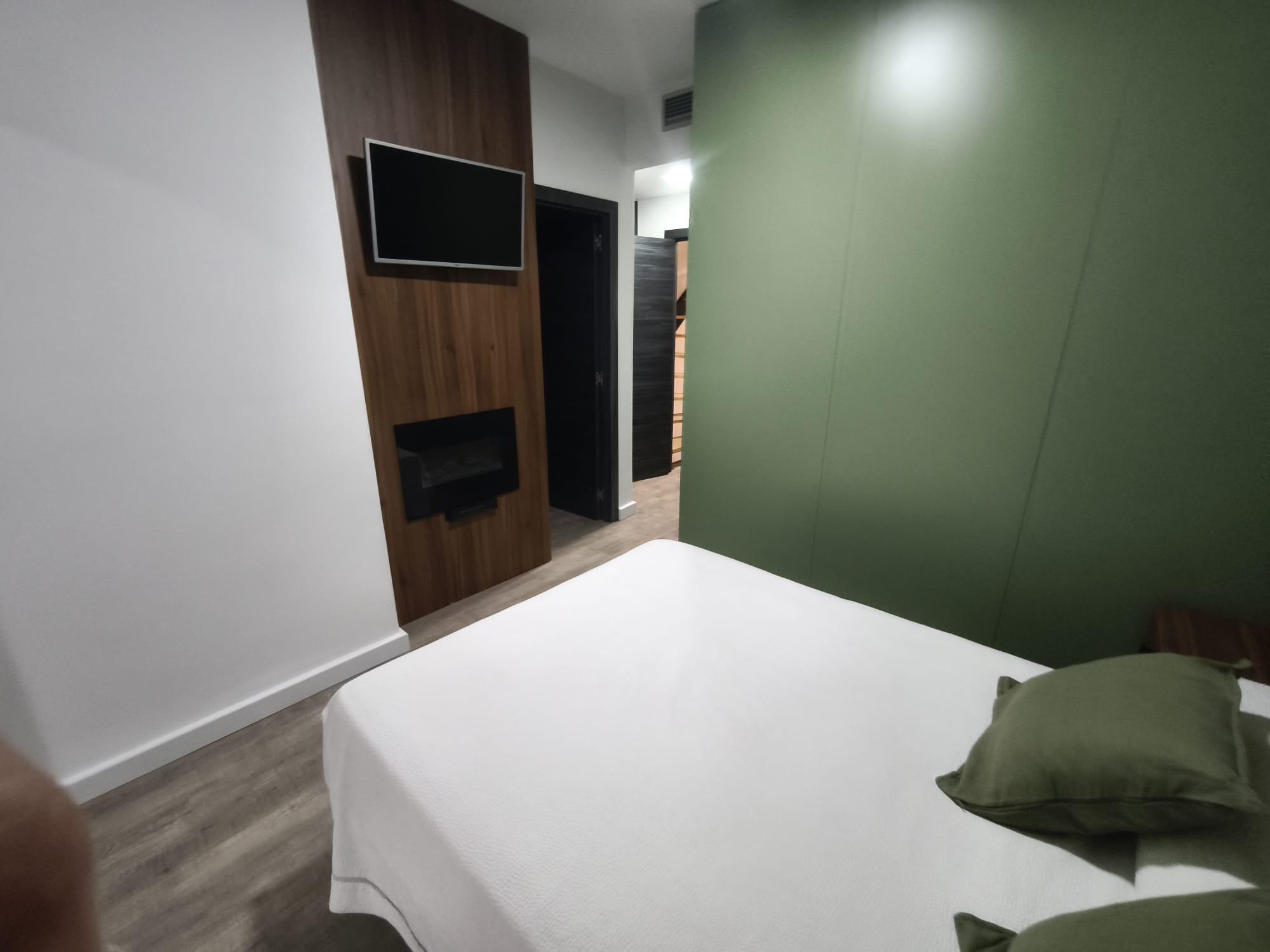 Imagen 5 Casa Adosada en venta en Alhaurín De La Torre / Cerca del Colegio Huerta Alta