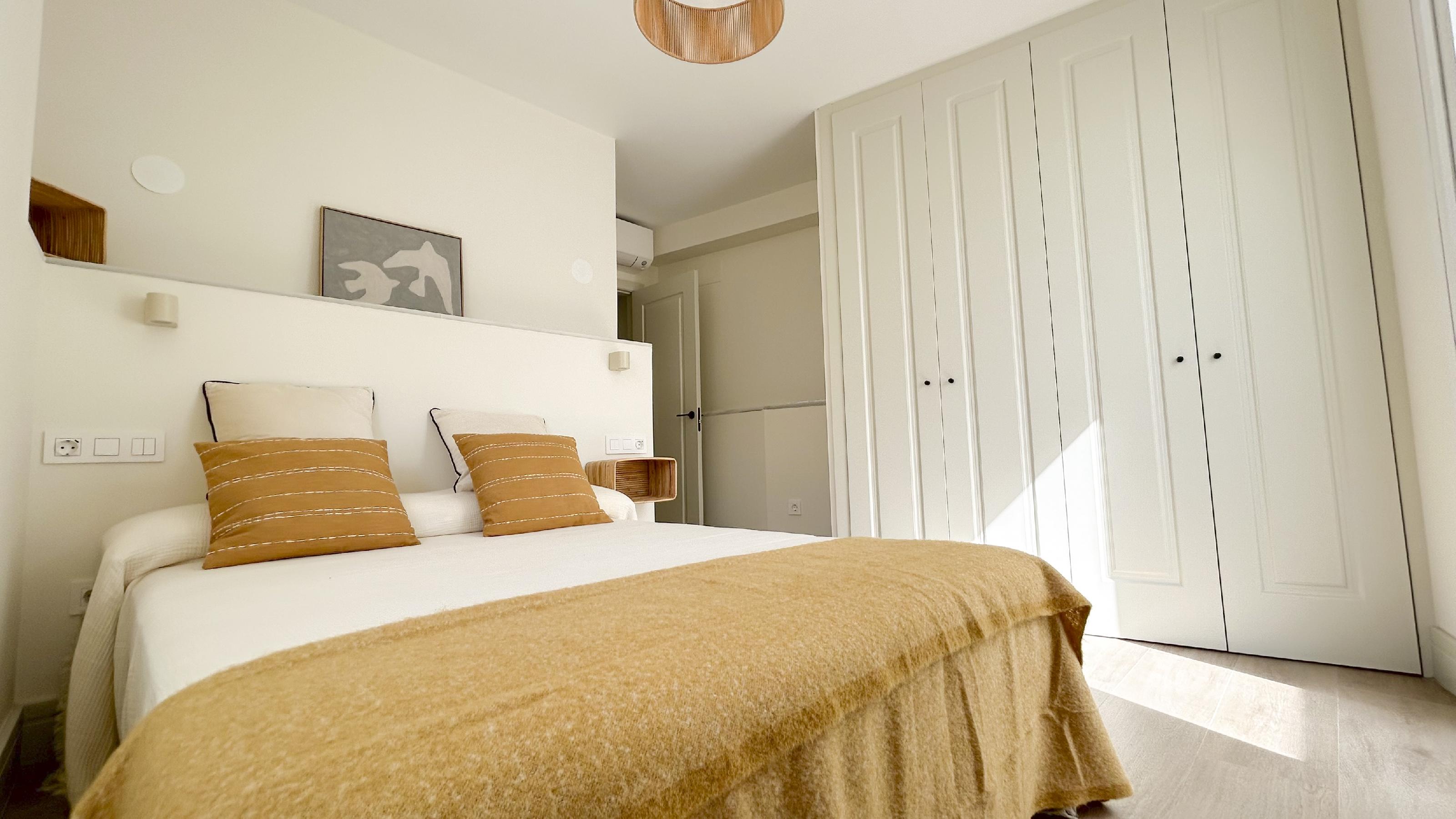 Imagen 1 Dúplex en venta en Málaga / Está en Monte Sancha a la altura de Caleta de Málaga
