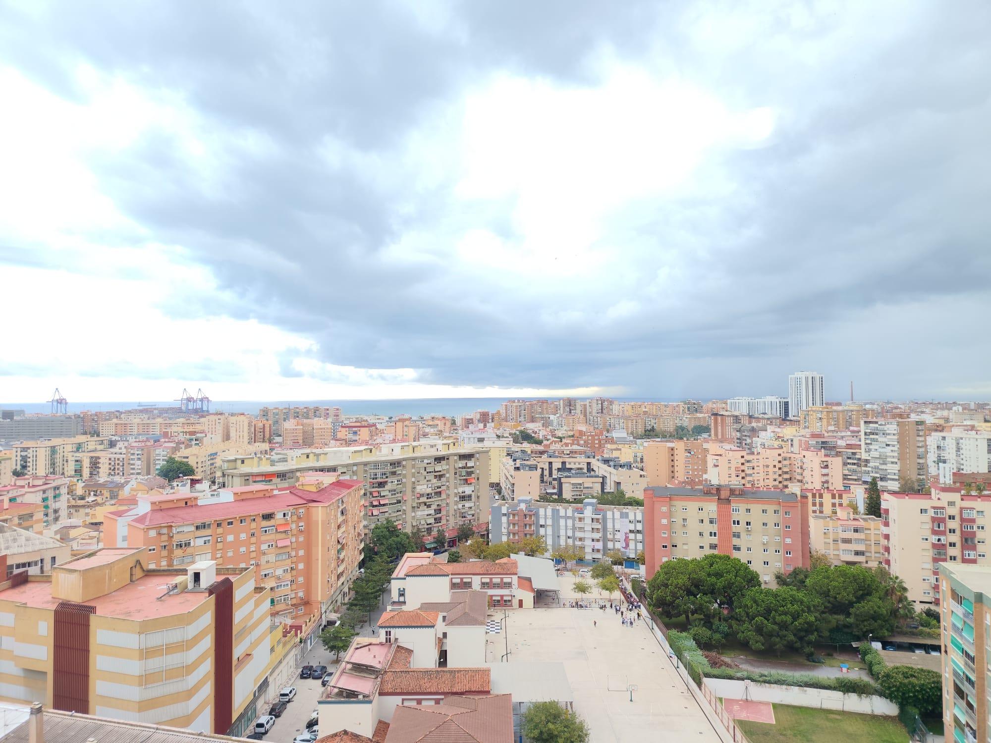 Imagen 2 Apartamento en venta en Málaga / Paralelo a la Avenida de Andalucia y Avenida Aurora