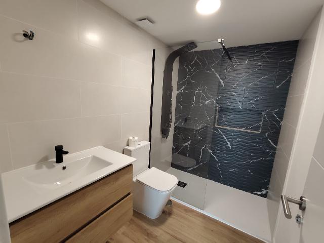 Imagen 2 Inmueble 306832 - Apartamento en venta en Estepona / A escaso metros del puerto deportivo