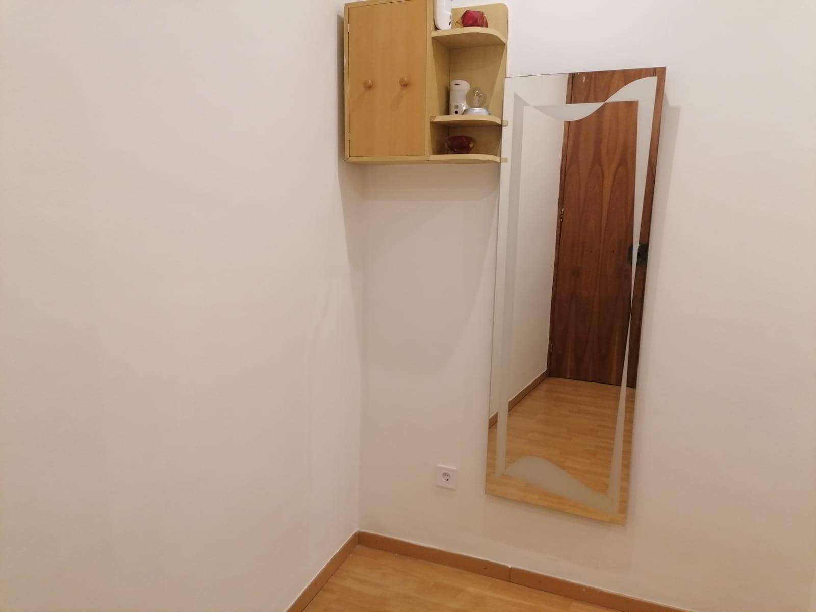 Imagen 13 Piso en venta en Barcelona / Muy cerca de la Plaça de Sant Josep de Calassanç 