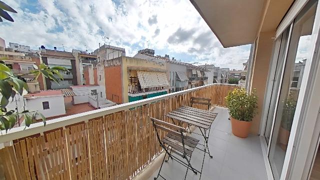Imagen 3 Inmueble 305897 - Dúplex en venta en Pineda De Mar / A 4 minutos de la playa y cerca de todos los servicios.