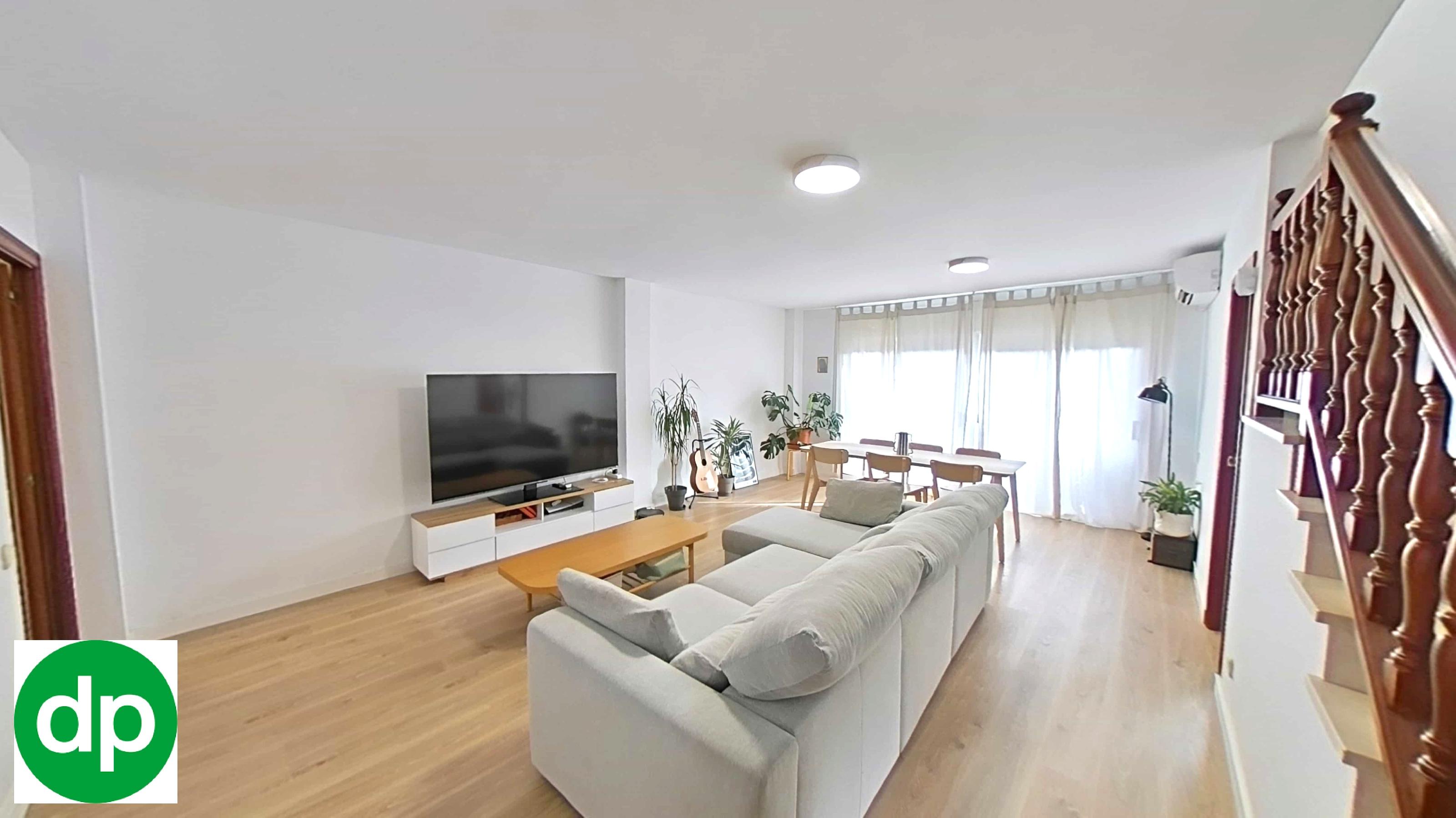 Imagen 1 Dúplex en venta en Pineda De Mar / A 4 minutos de la playa y cerca de todos los servicios.
