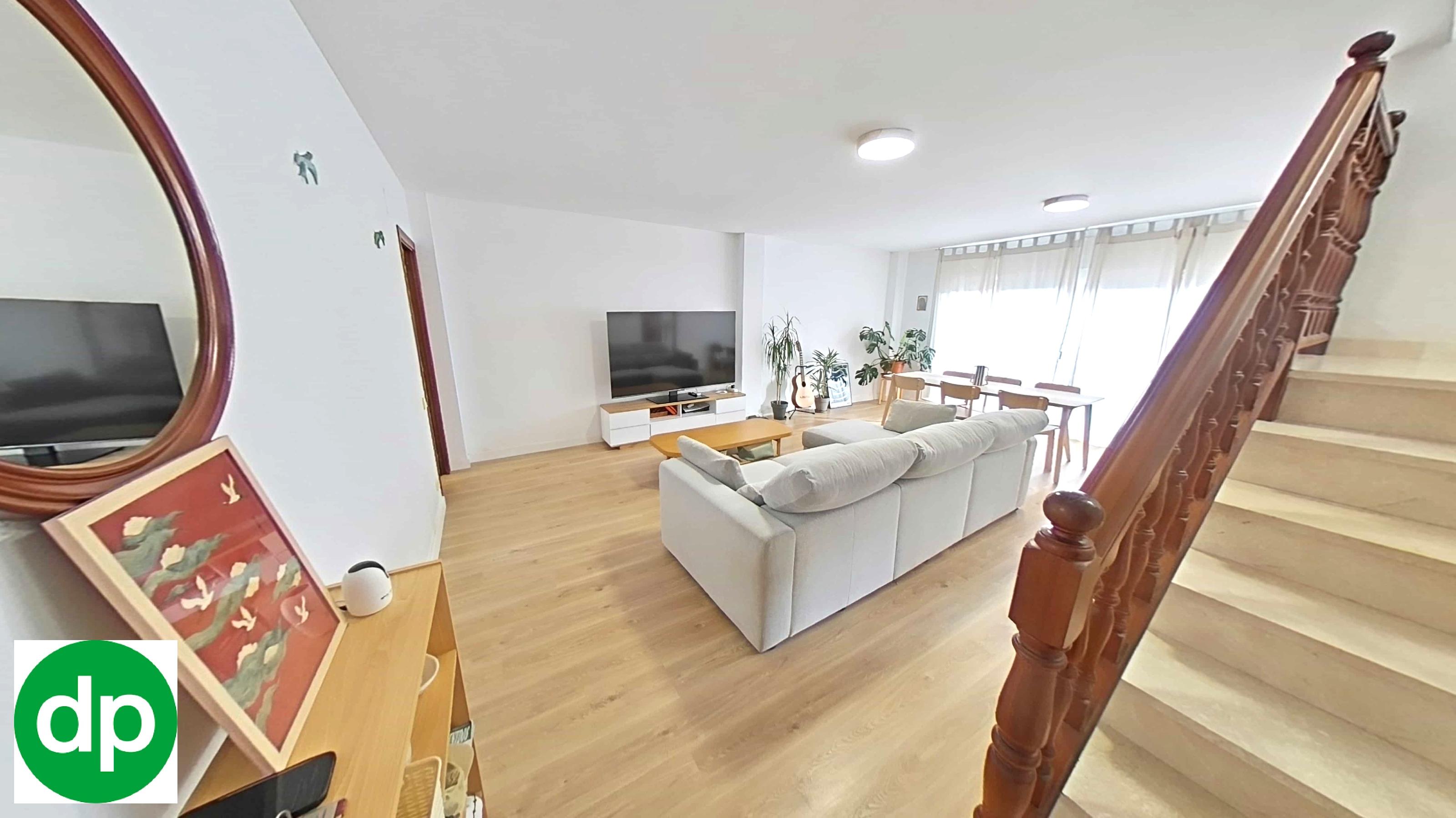 Imagen 3 Dúplex en venta en Pineda De Mar / A 4 minutos de la playa y cerca de todos los servicios.