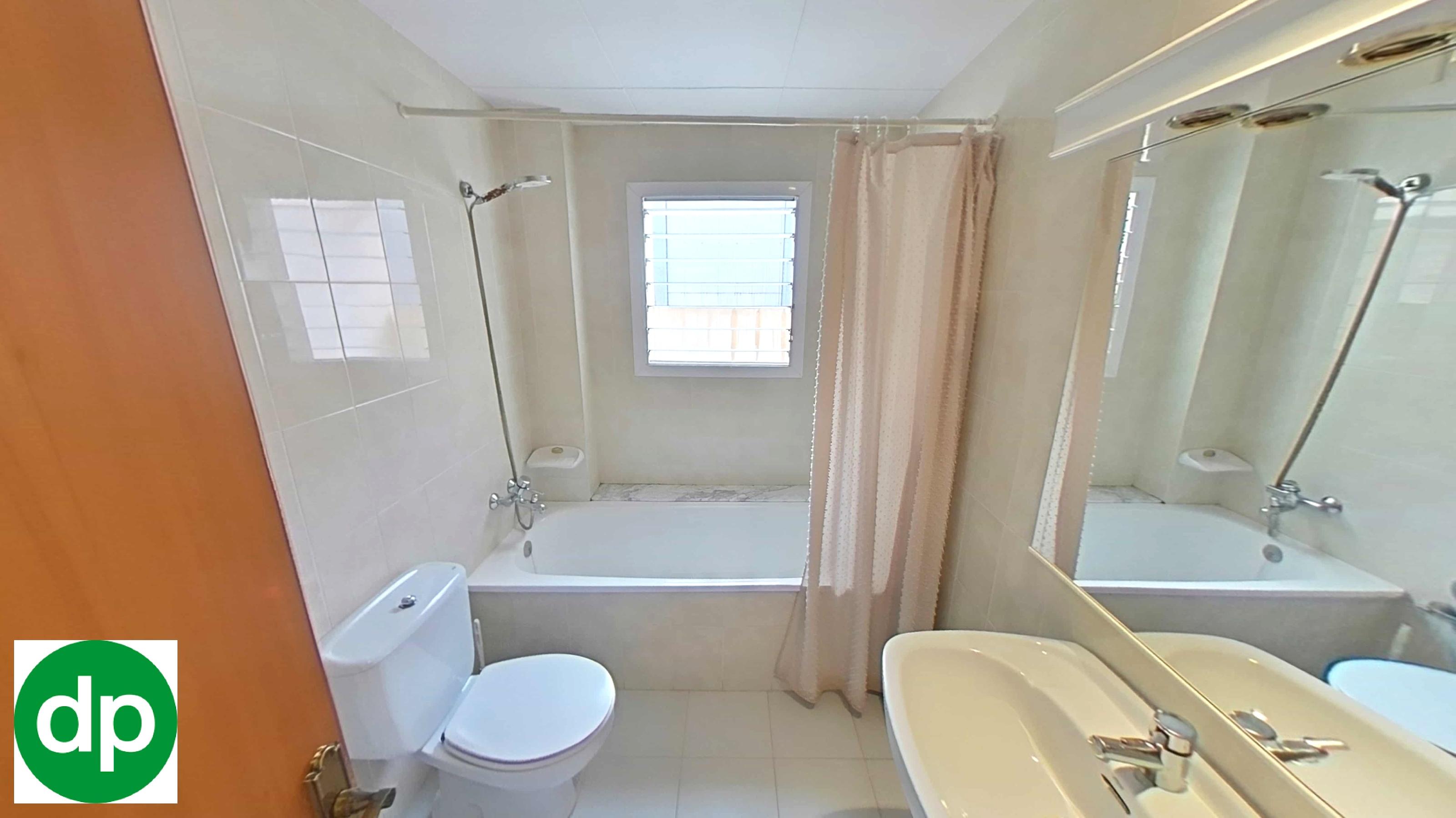 Imagen 24 Dúplex en venta en Pineda De Mar / A 4 minutos de la playa y cerca de todos los servicios.