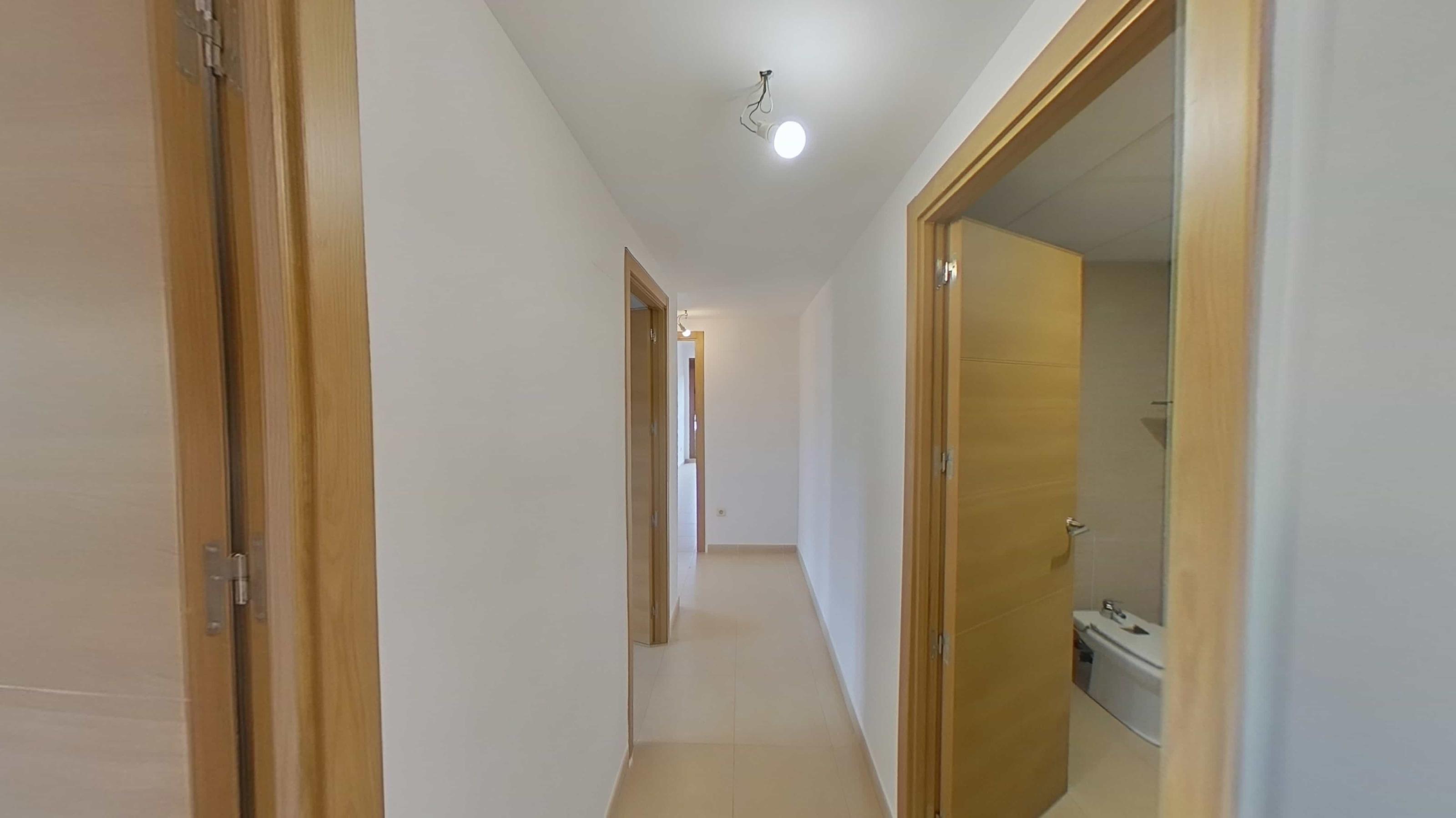 Imagen 16 Piso en venta en Lloret De Mar / Perfectamente comunicado, con parking incluido. 