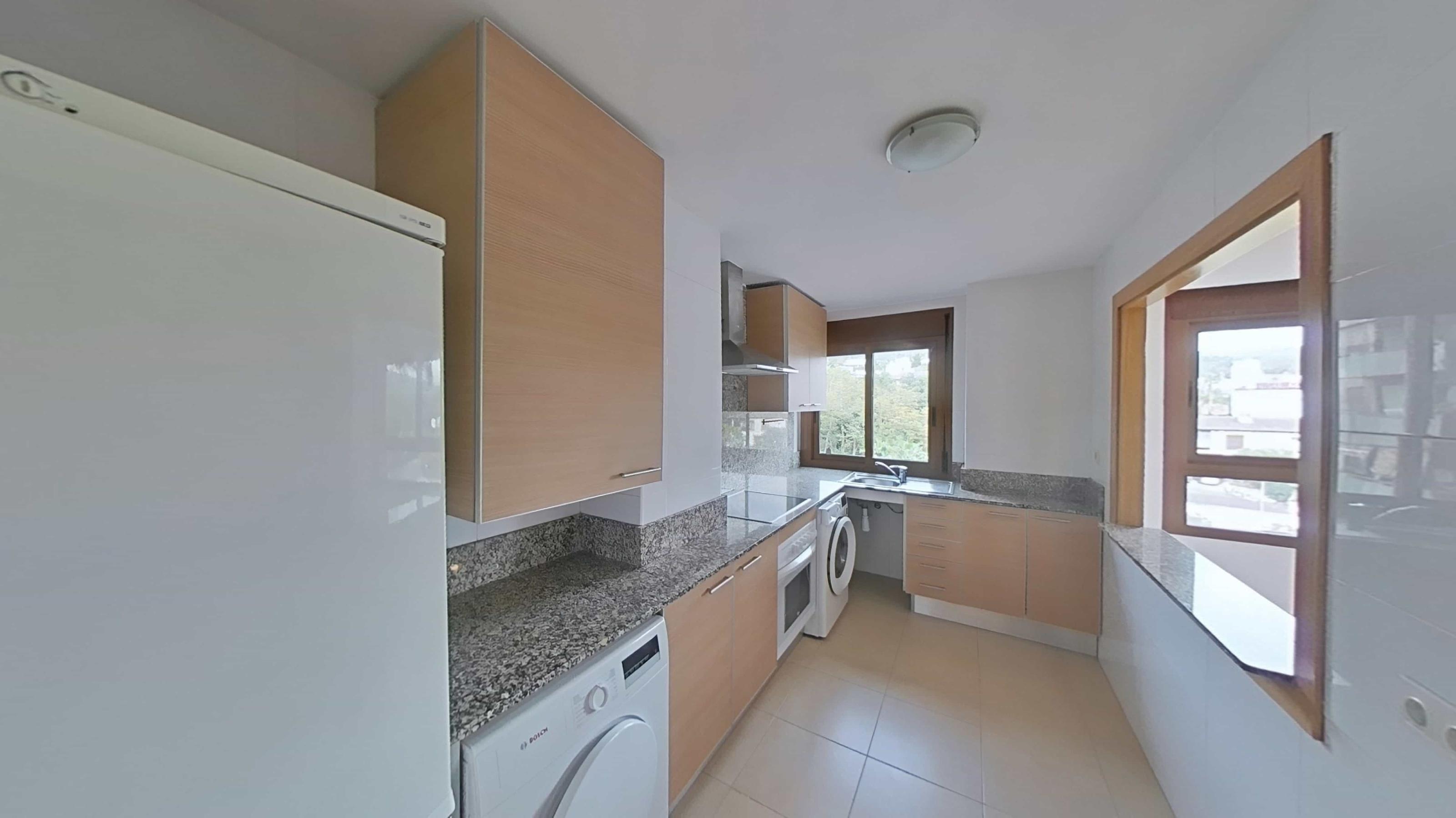 Imagen 7 Piso en venta en Lloret De Mar / Perfectamente comunicado, con parking incluido. 