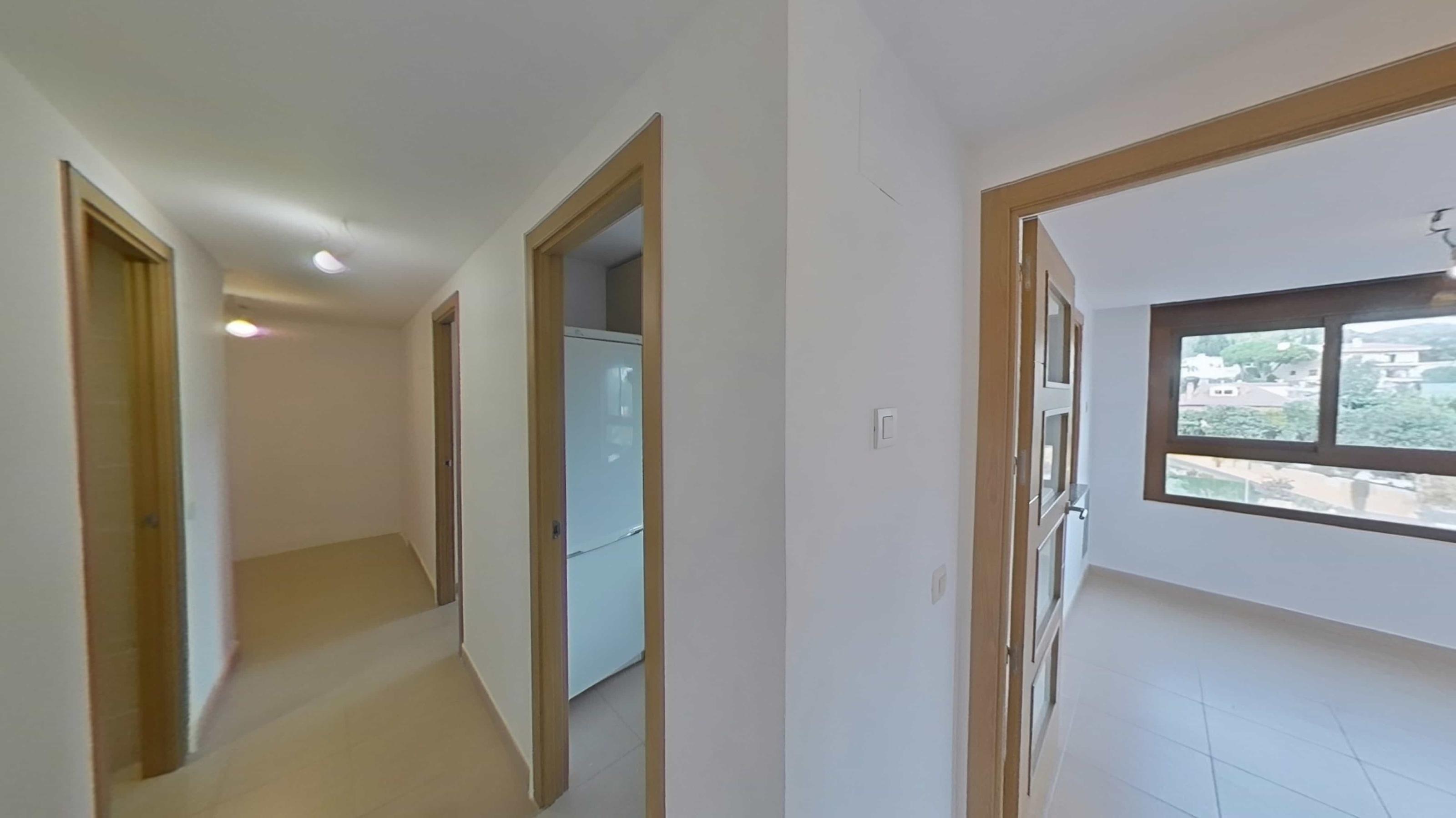 Imagen 14 Piso en venta en Lloret De Mar / Perfectamente comunicado, con parking incluido. 
