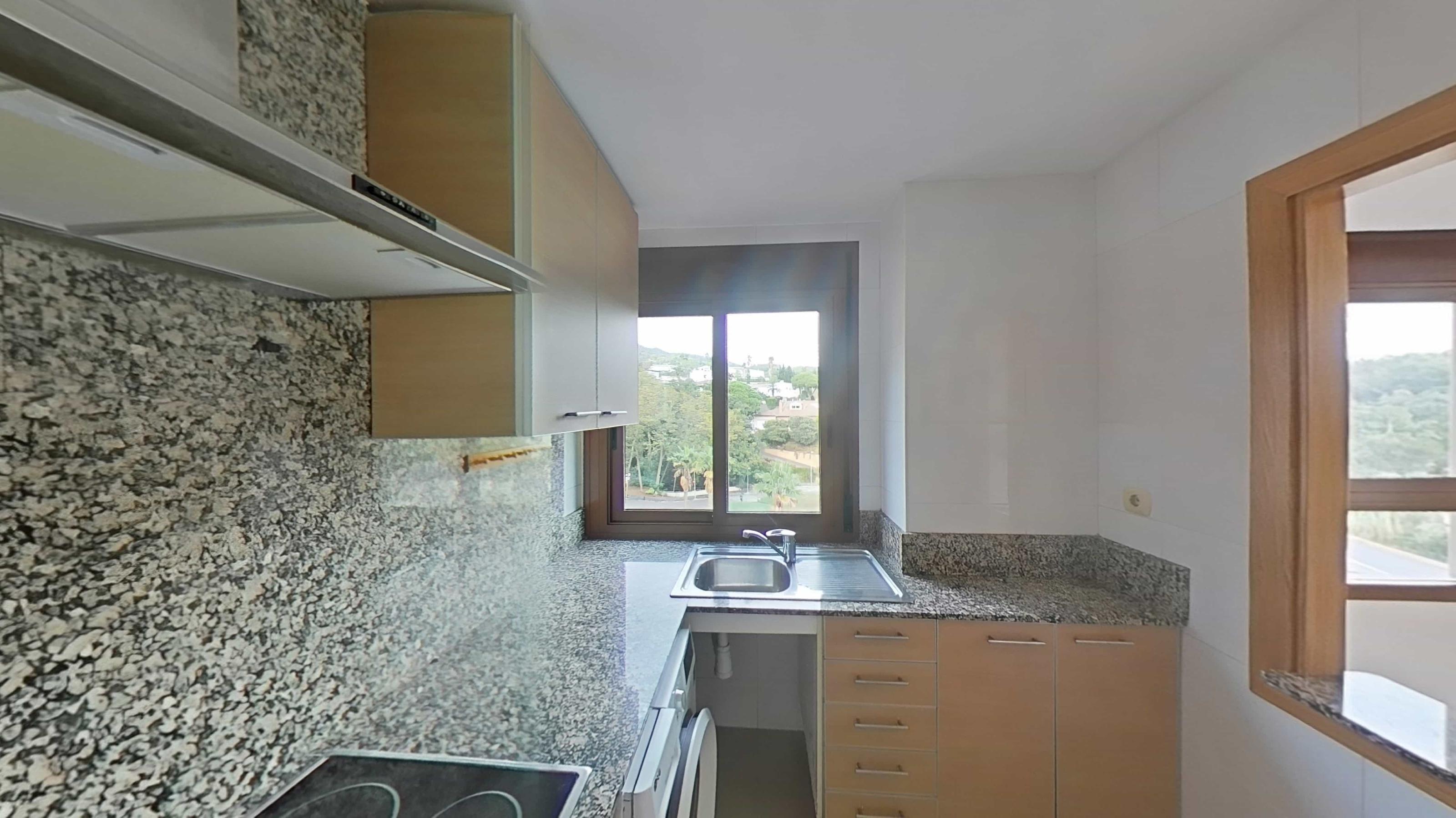 Imagen 6 Piso en venta en Lloret De Mar / Perfectamente comunicado, con parking incluido. 