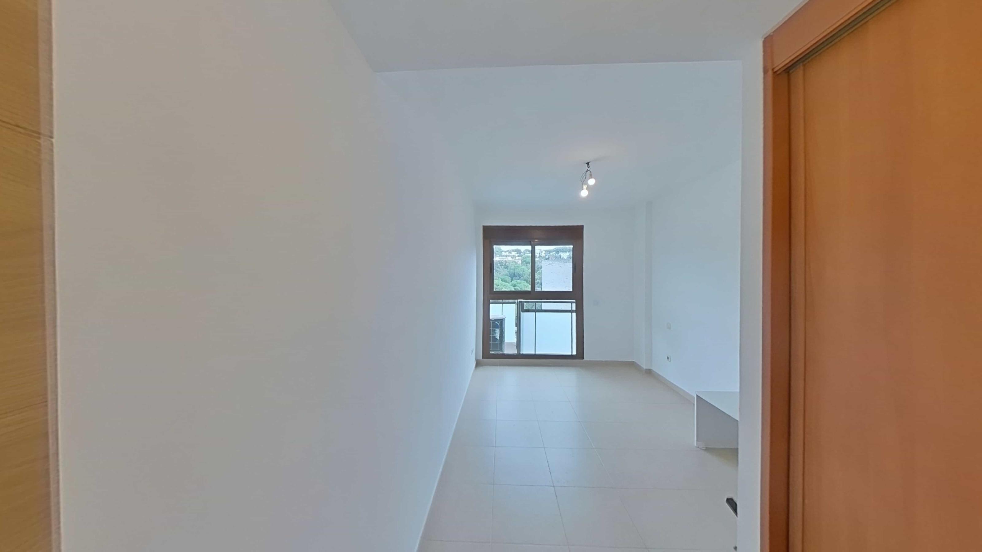 Imagen 20 Piso en venta en Lloret De Mar / Perfectamente comunicado, con parking incluido. 