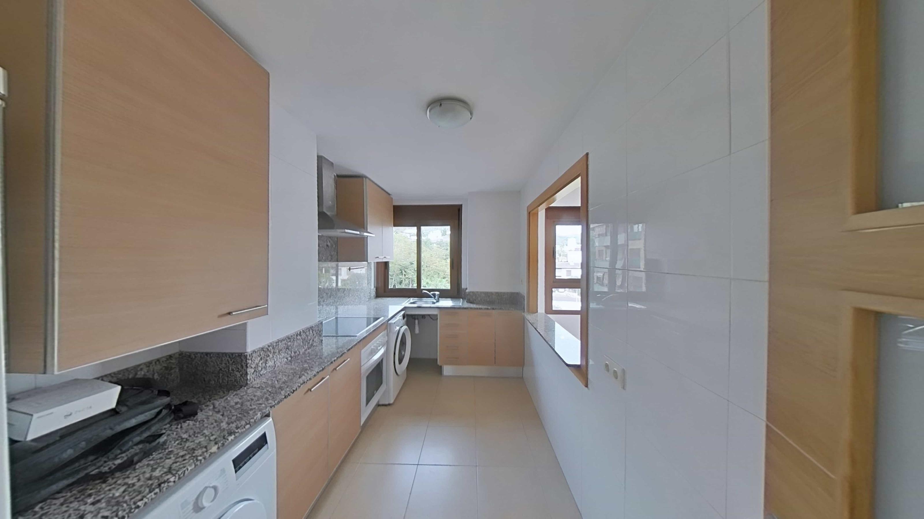Imagen 8 Piso en venta en Lloret De Mar / Perfectamente comunicado, con parking incluido. 