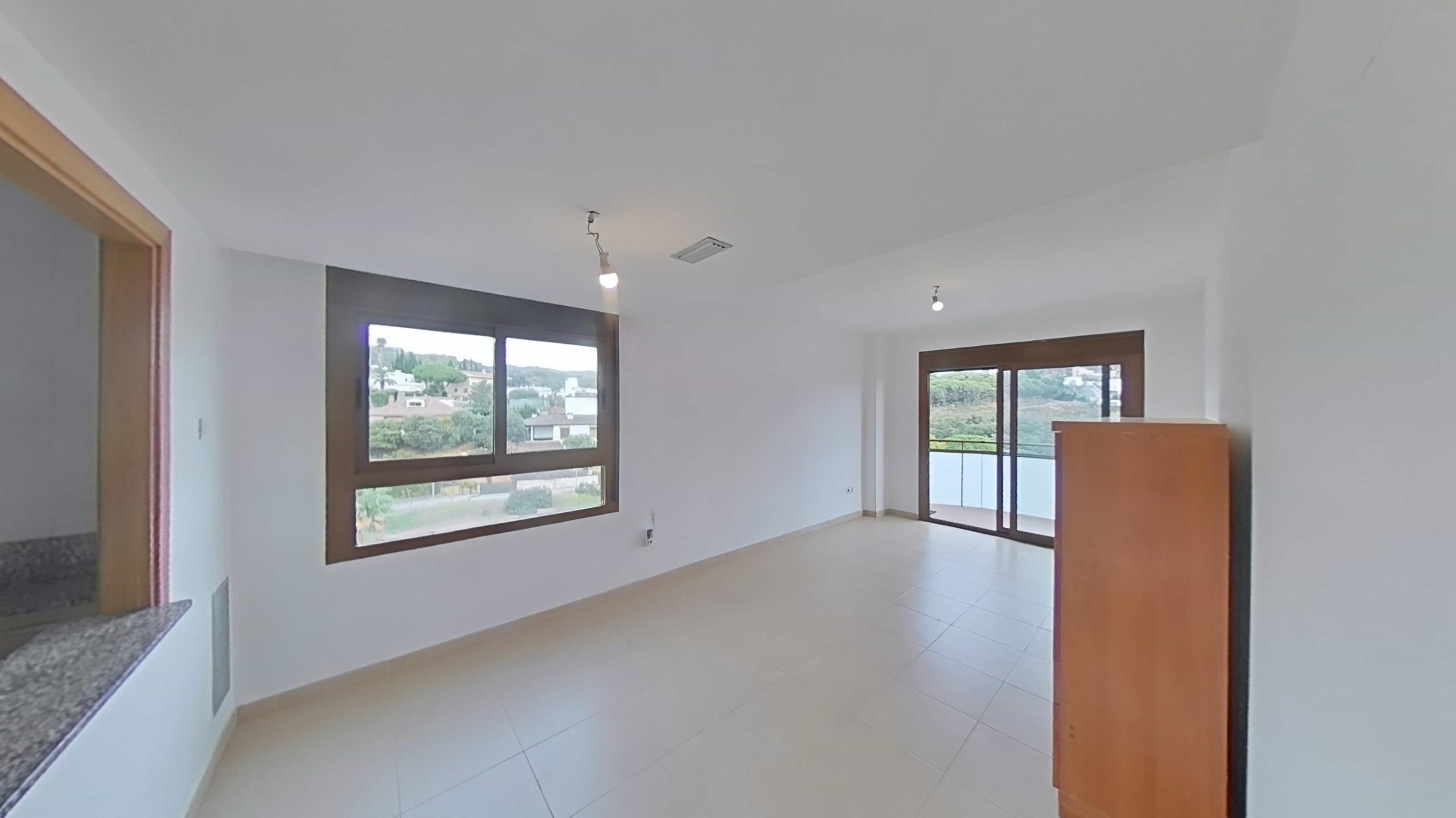 Imagen 2 Piso en venta en Lloret De Mar / Perfectamente comunicado, con parking incluido. 