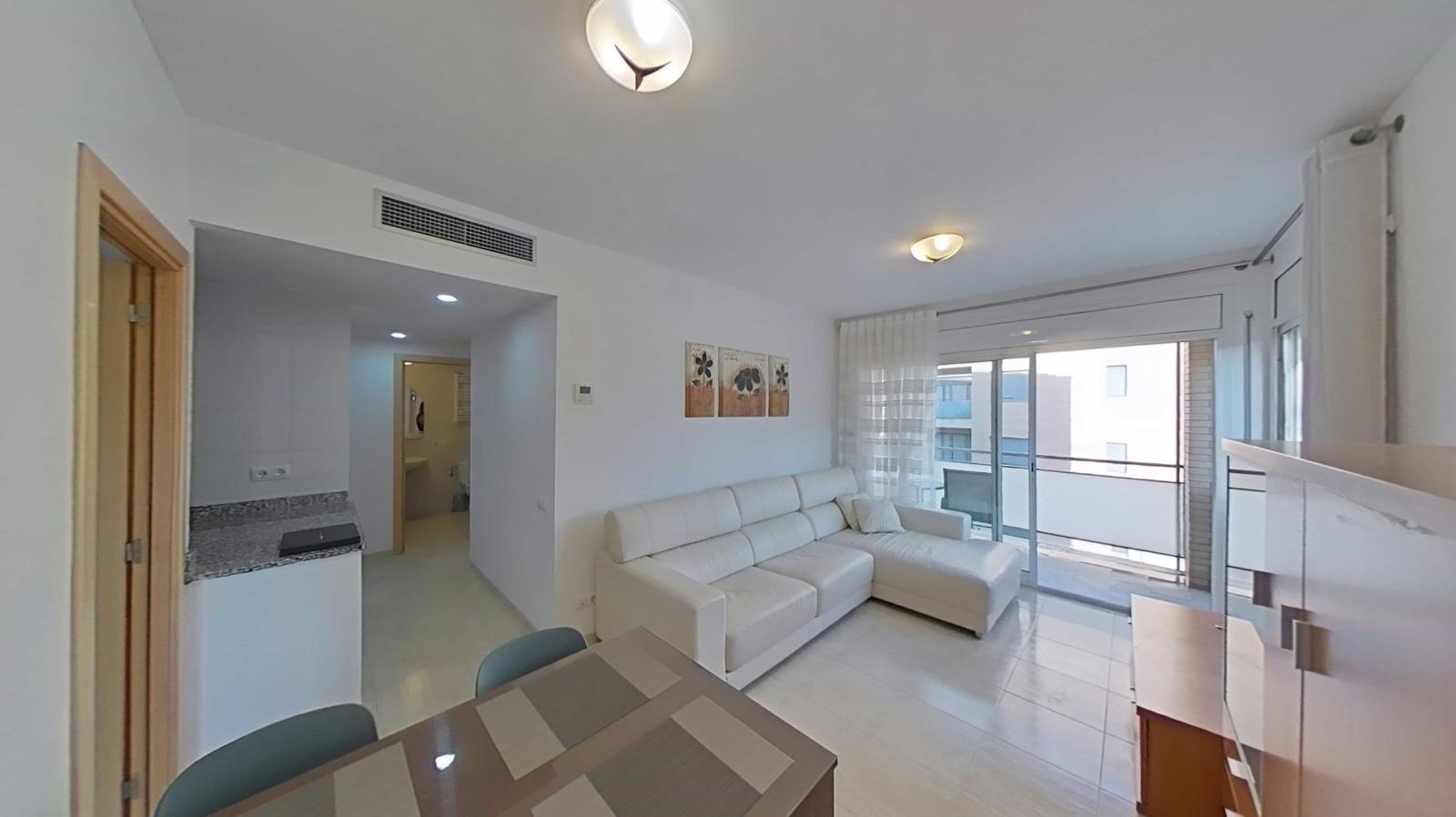 Imagen 1 Apto. Playa en venta en Lloret De Mar / A 200 metros de la playa
