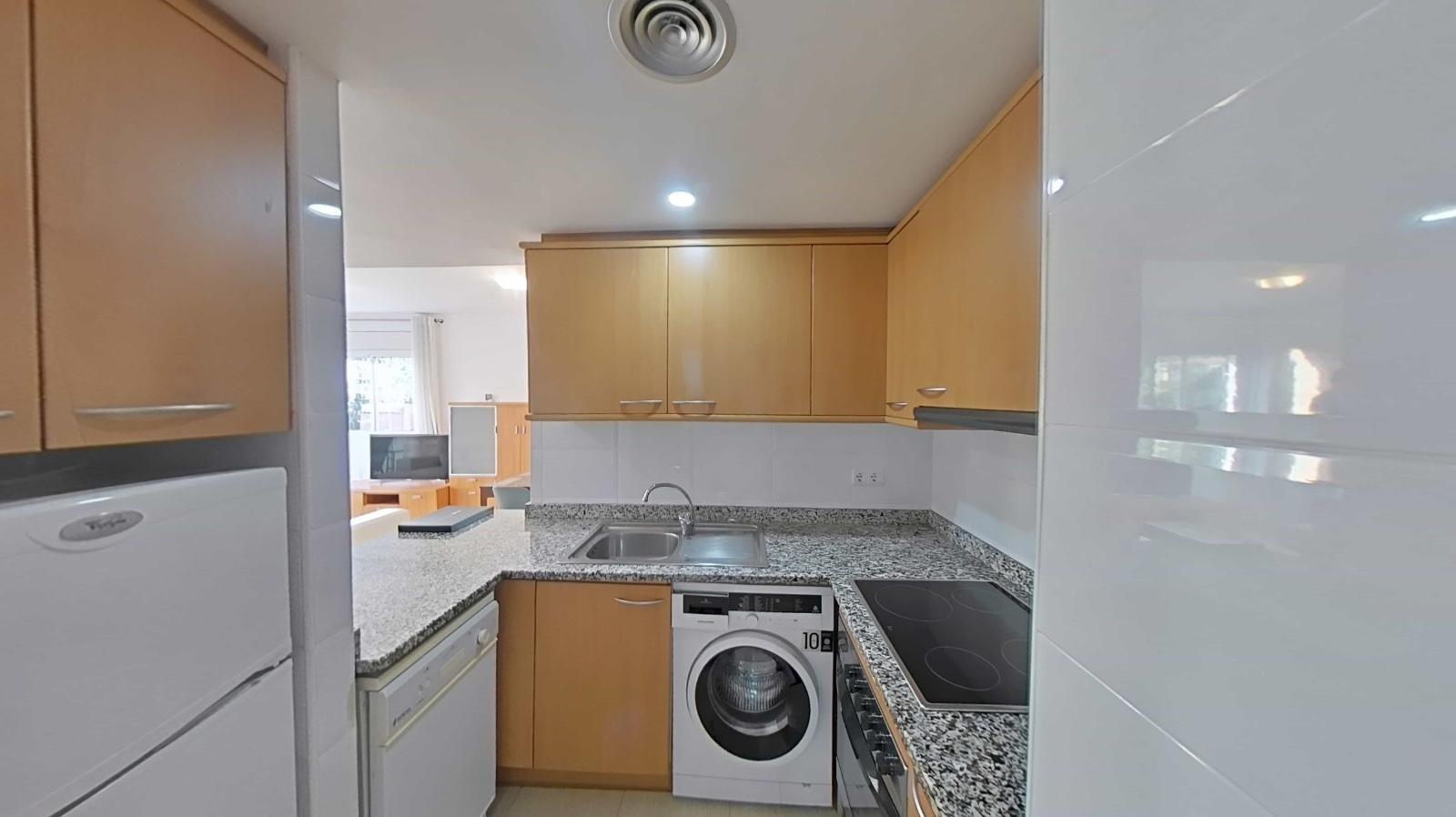 Imagen 10 Apto. Playa en venta en Lloret De Mar / A 200 metros de la playa