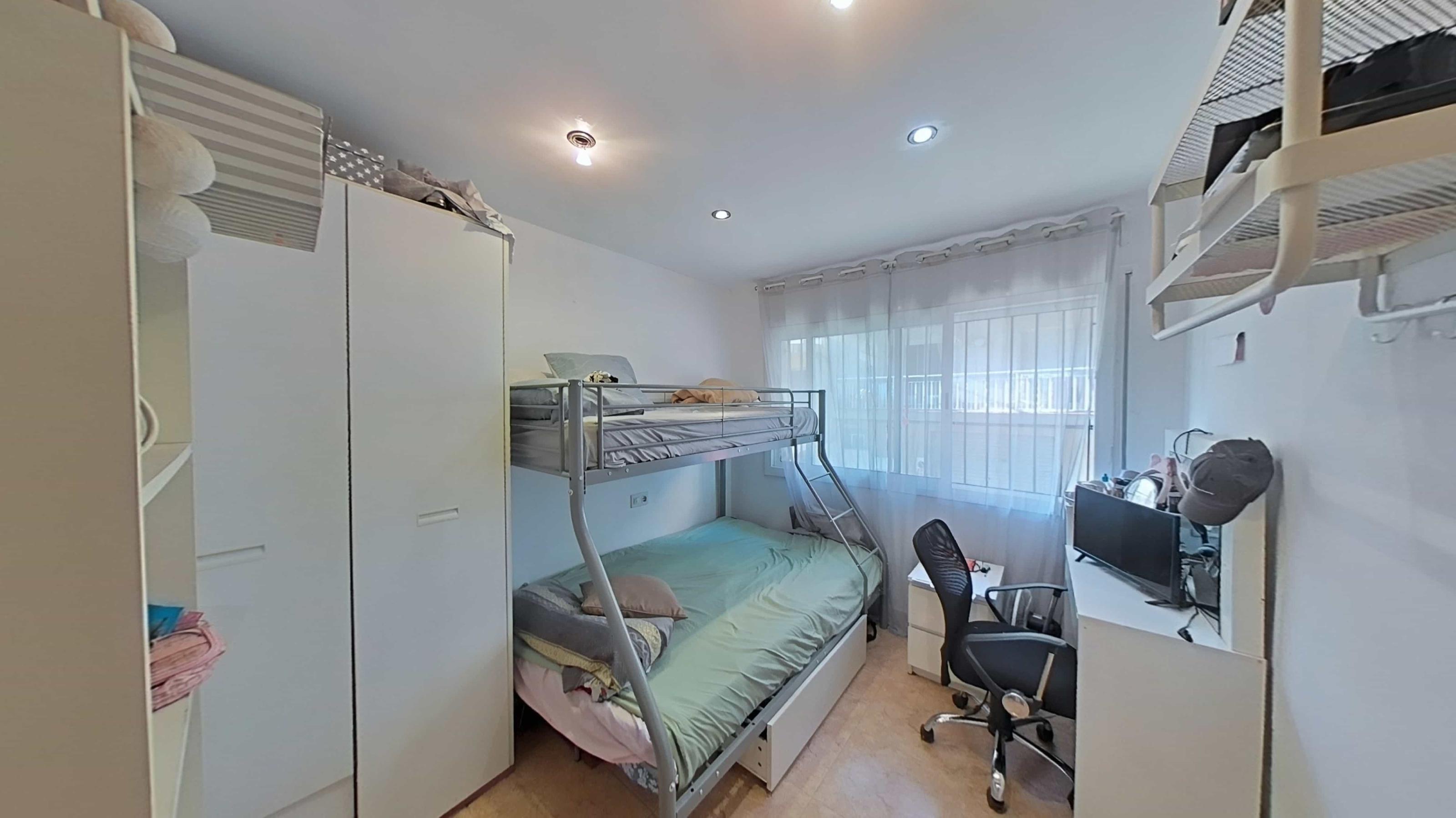 Imagen 10 Piso en venta en Blanes / Cerca de todos los servicios