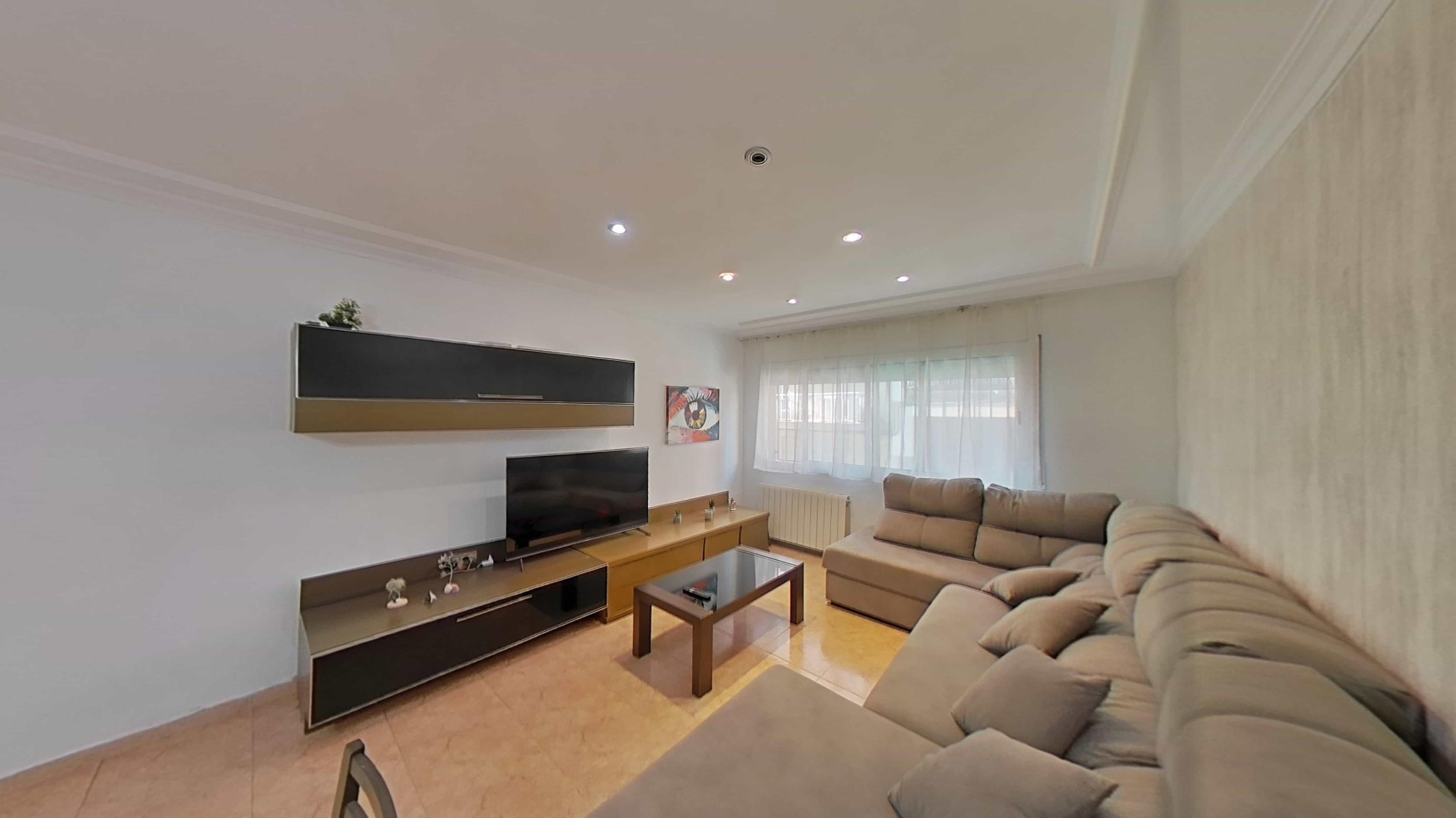 Imagen 8 Piso en venta en Blanes / Cerca de todos los servicios