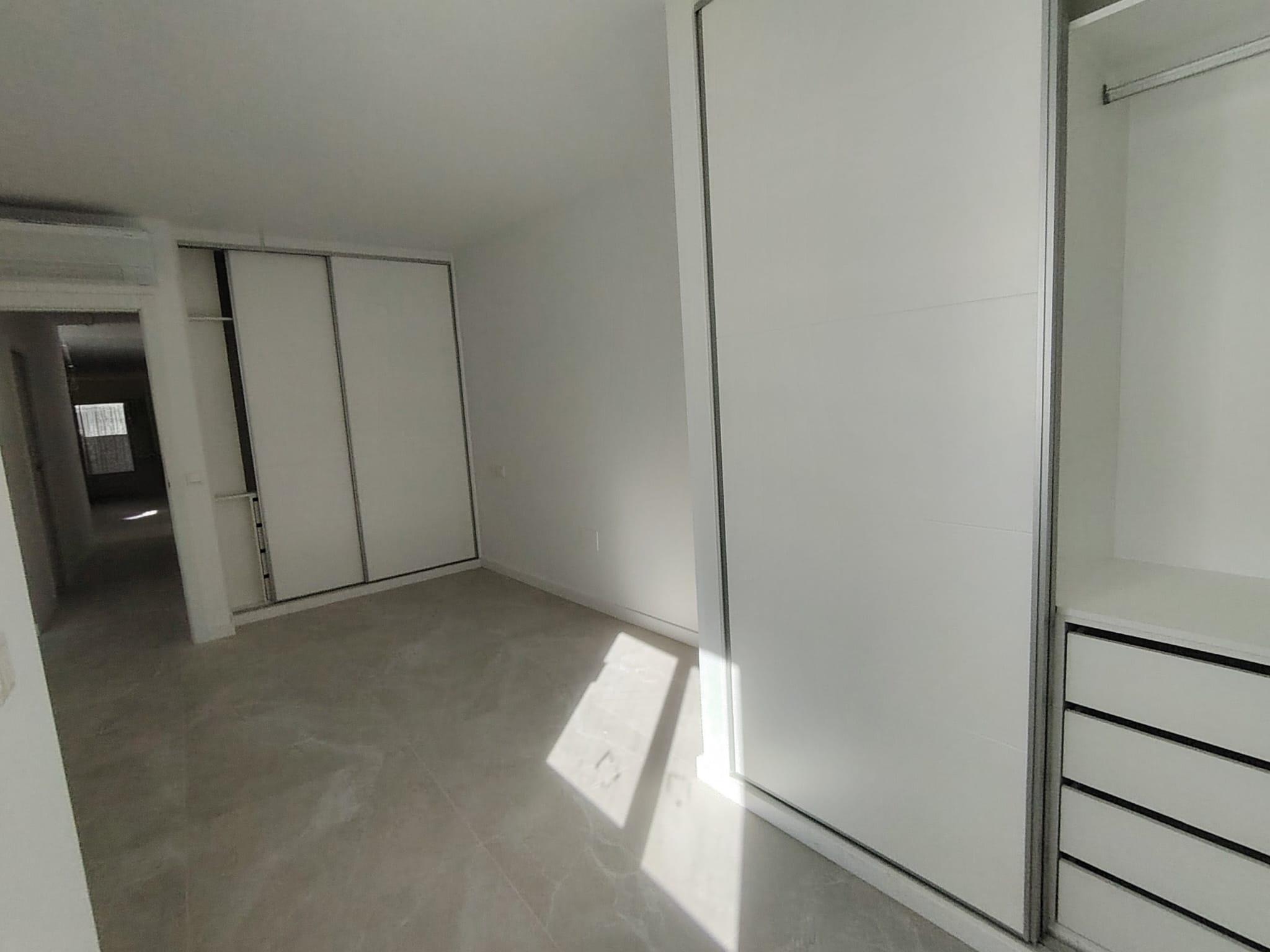Imagen 13 Apto. Playa en venta en Fuengirola / Puerto Deportivo
