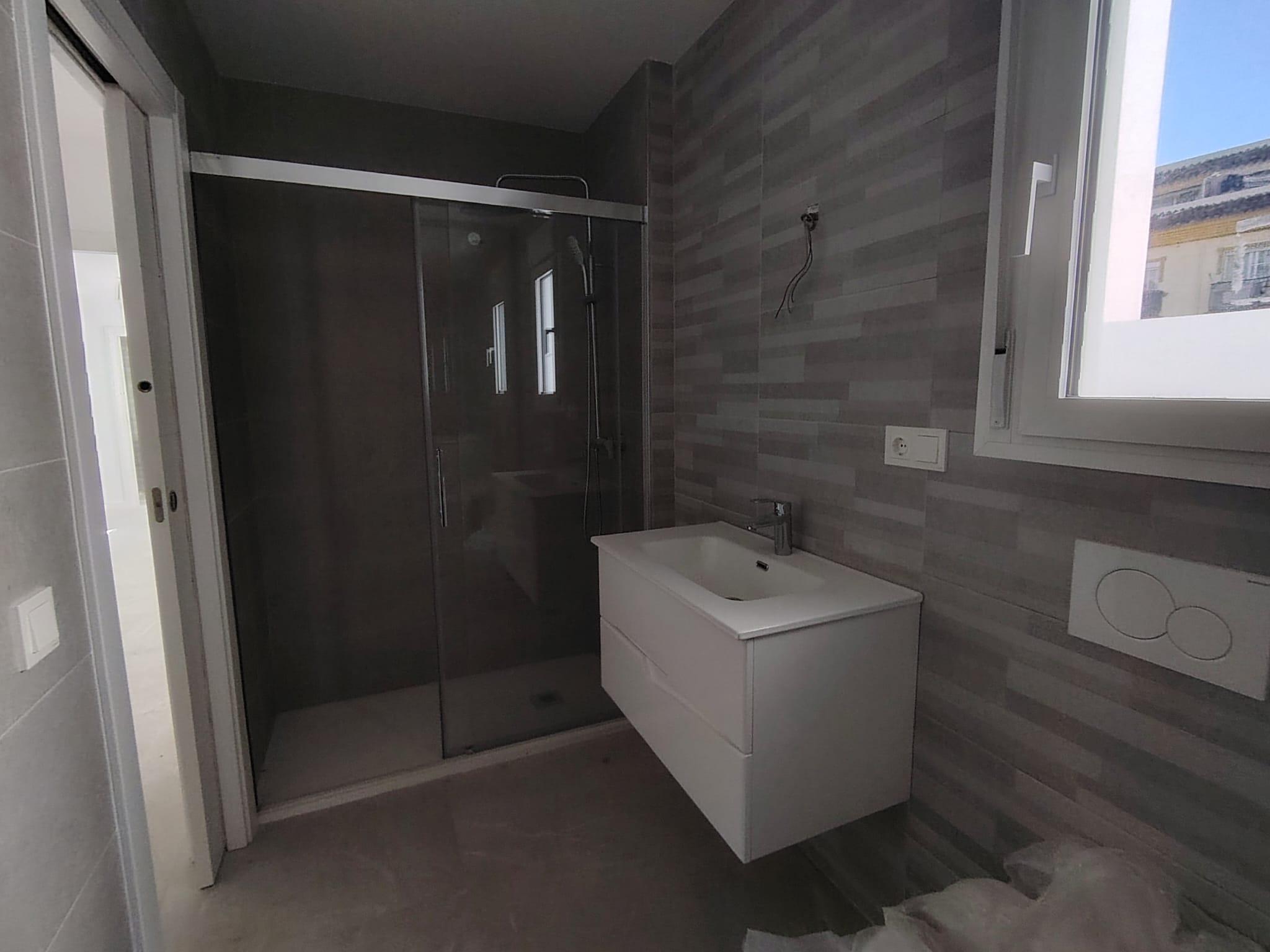 Imagen 15 Apto. Playa en venta en Fuengirola / Puerto Deportivo