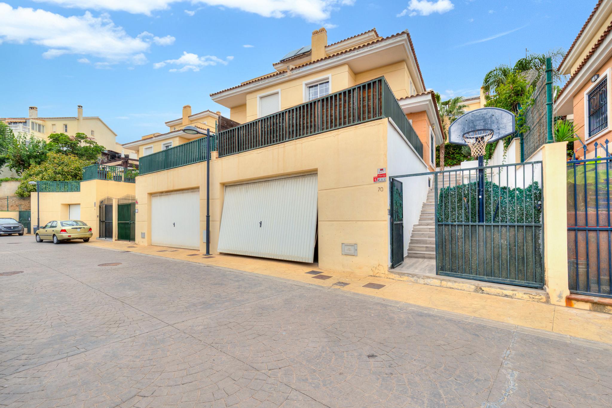 Imagen 25 Casa Pareada en venta en Vélez-málaga / Mercadona de Chilches Costa