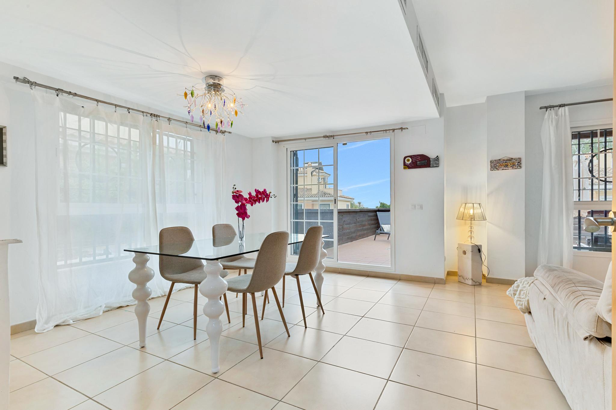 Imagen 5 Casa Pareada en venta en Vélez-málaga / Mercadona de Chilches Costa