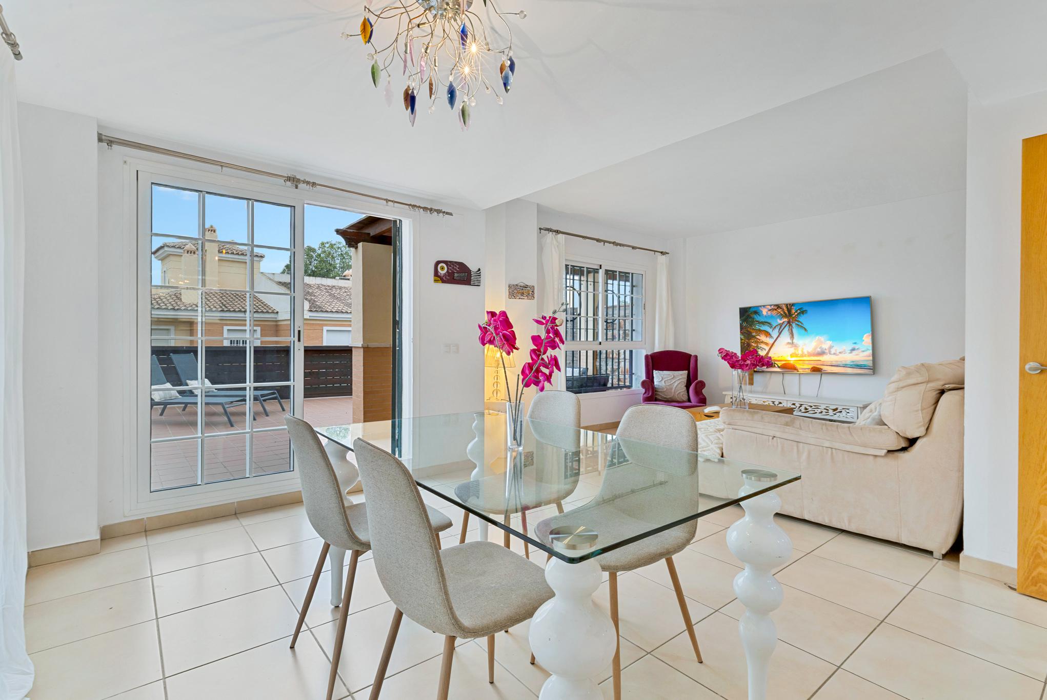 Imagen 3 Casa Pareada en venta en Vélez-málaga / Mercadona de Chilches Costa