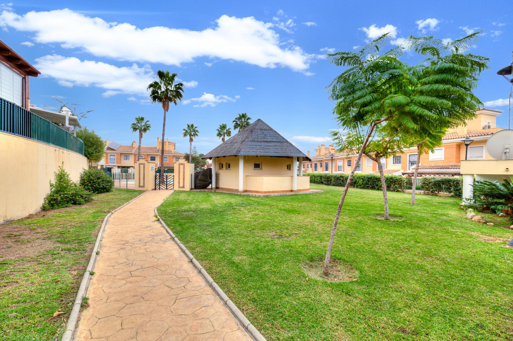 Imagen 37 Casa Pareada en venta en Vélez-málaga / Mercadona de Chilches Costa