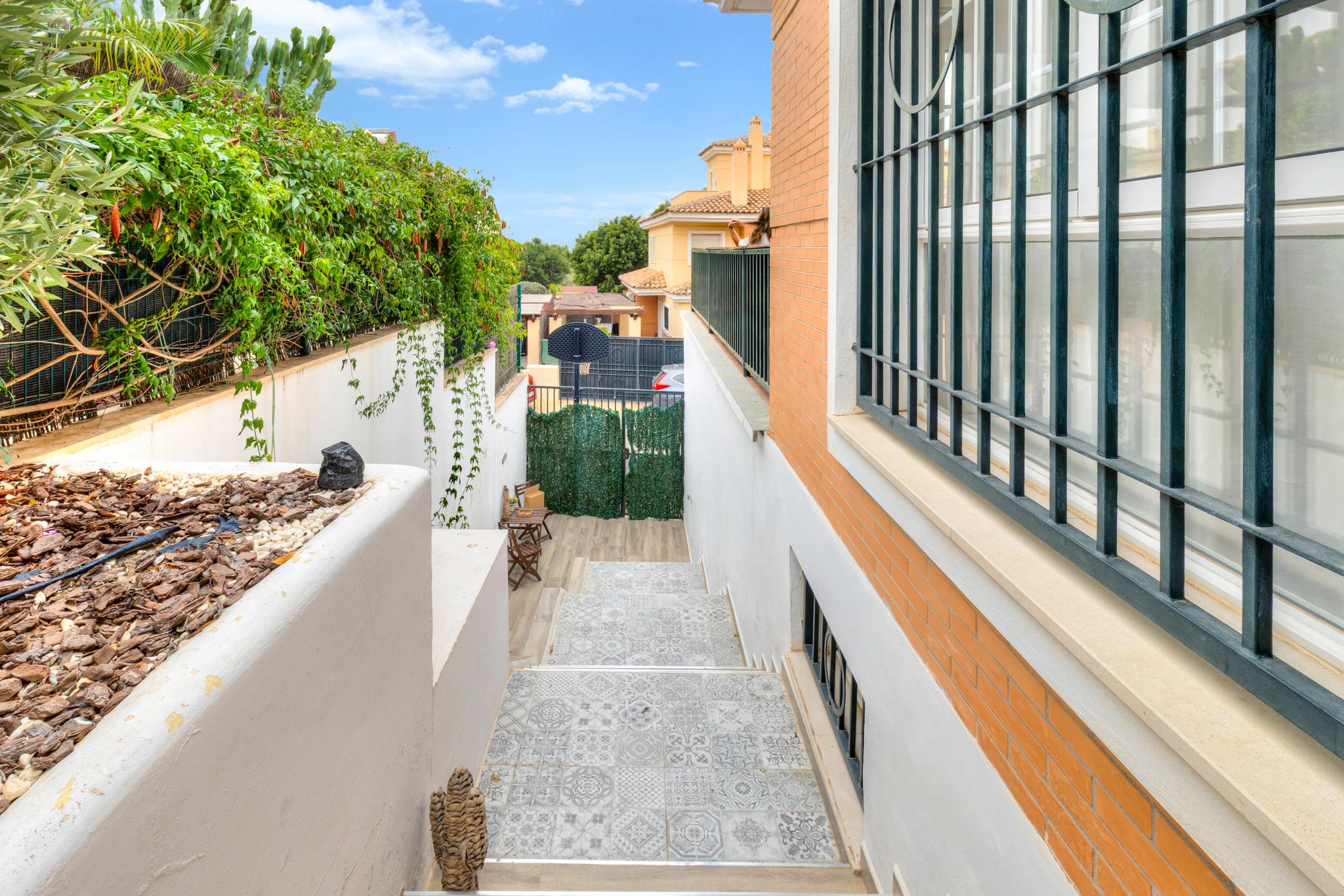 Imagen 26 Casa Pareada en venta en Vélez-málaga / Mercadona de Chilches Costa