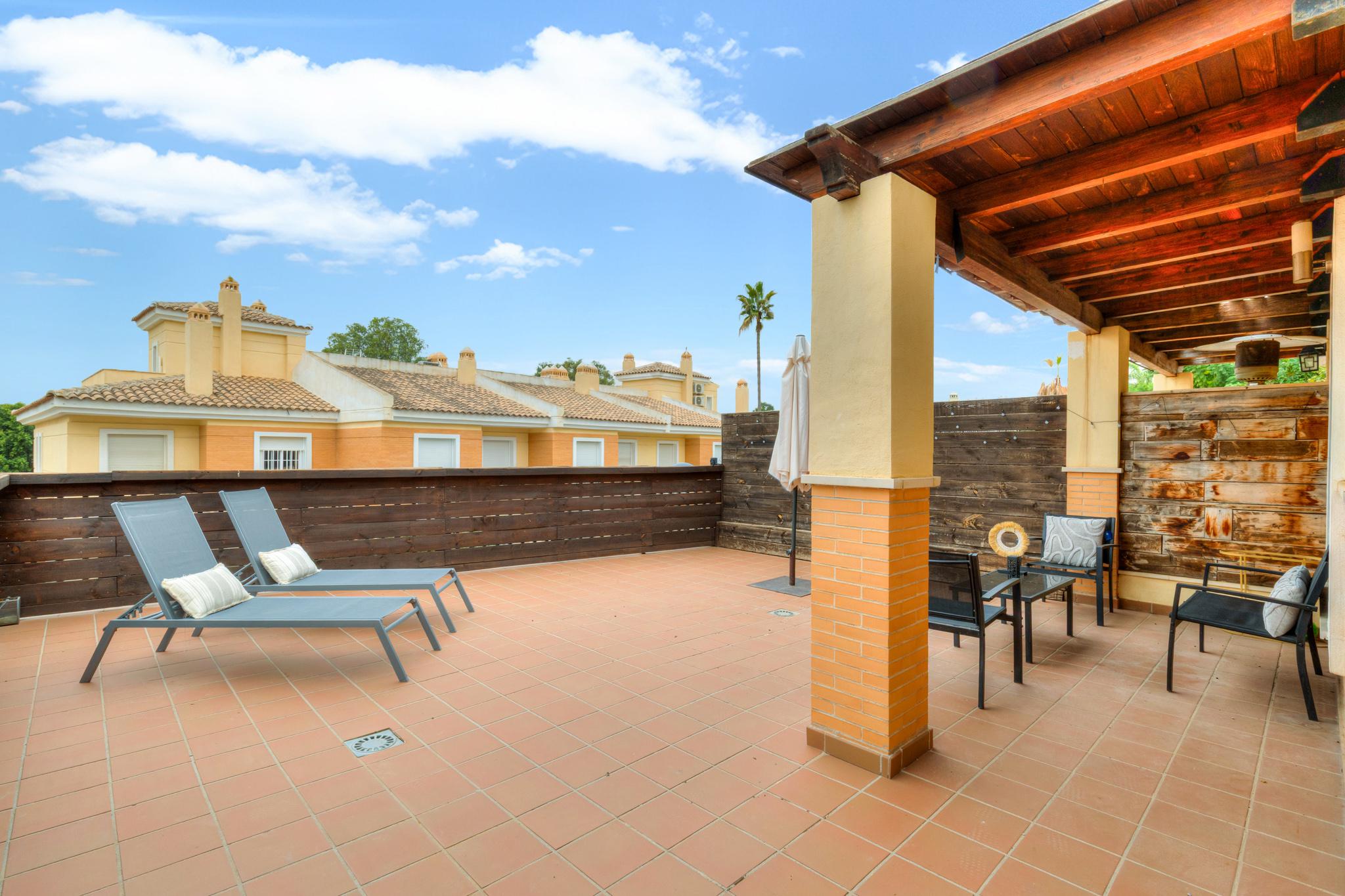 Imagen 2 Casa Pareada en venta en Vélez-málaga / Mercadona de Chilches Costa