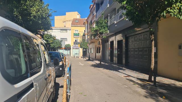 Imagen 2 Inmueble 299616 - Local Comercial en venta en Fuengirola / Plaza de Los Chinorros