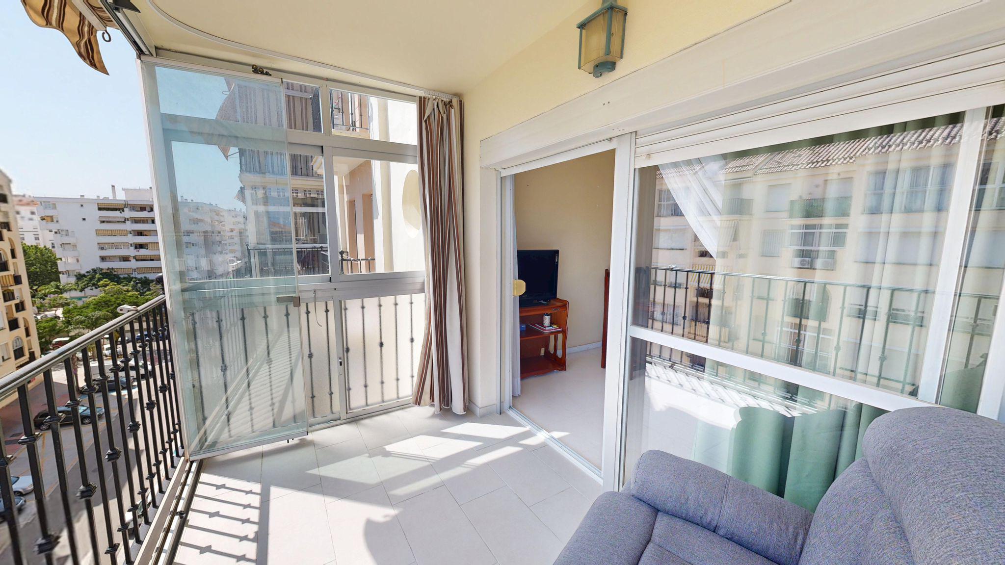 Imagen 7 Piso en venta en Fuengirola / Res. La Roca - Av. Ramón y Cajal