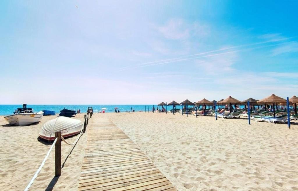 Imagen 32 Piso en venta en Fuengirola / Res. La Roca - Av. Ramón y Cajal