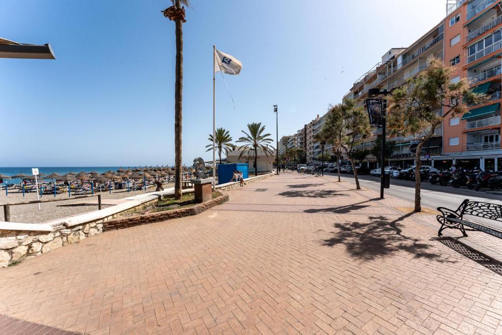 Imagen 30 Piso en venta en Fuengirola / Res. La Roca - Av. Ramón y Cajal
