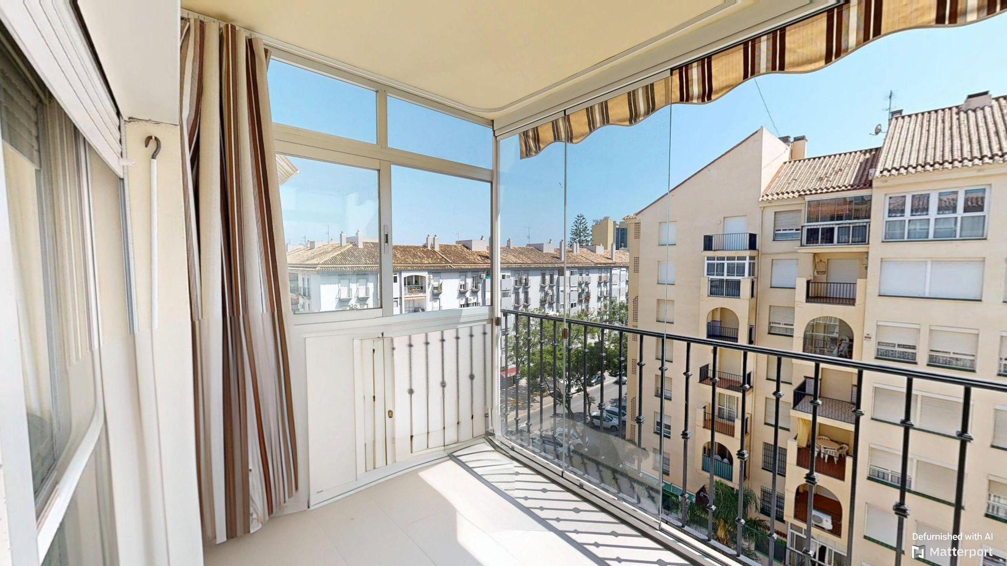 Imagen 1 Piso en venta en Fuengirola / Res. La Roca - Av. Ramón y Cajal