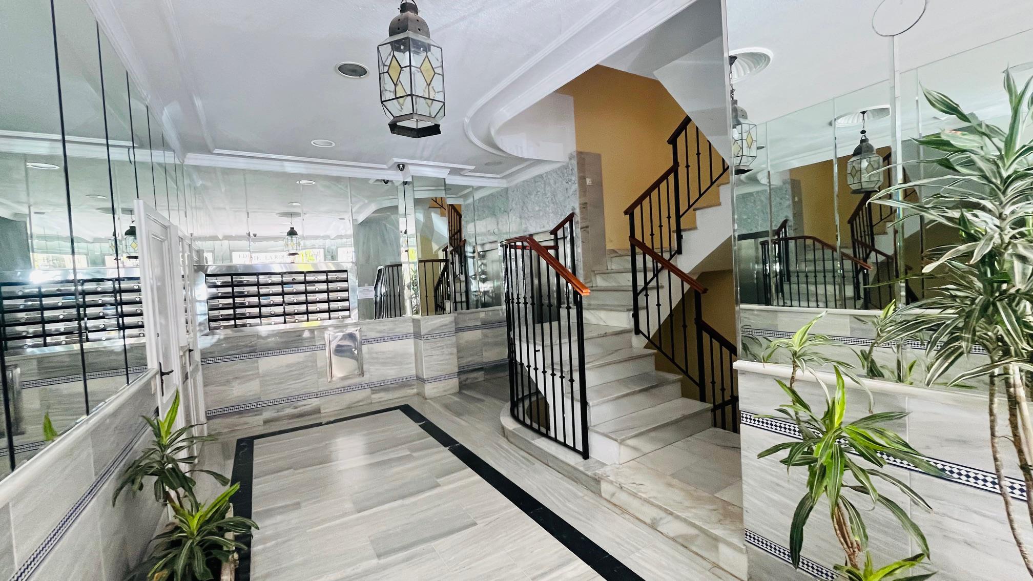 Imagen 29 Piso en venta en Fuengirola / Res. La Roca - Av. Ramón y Cajal