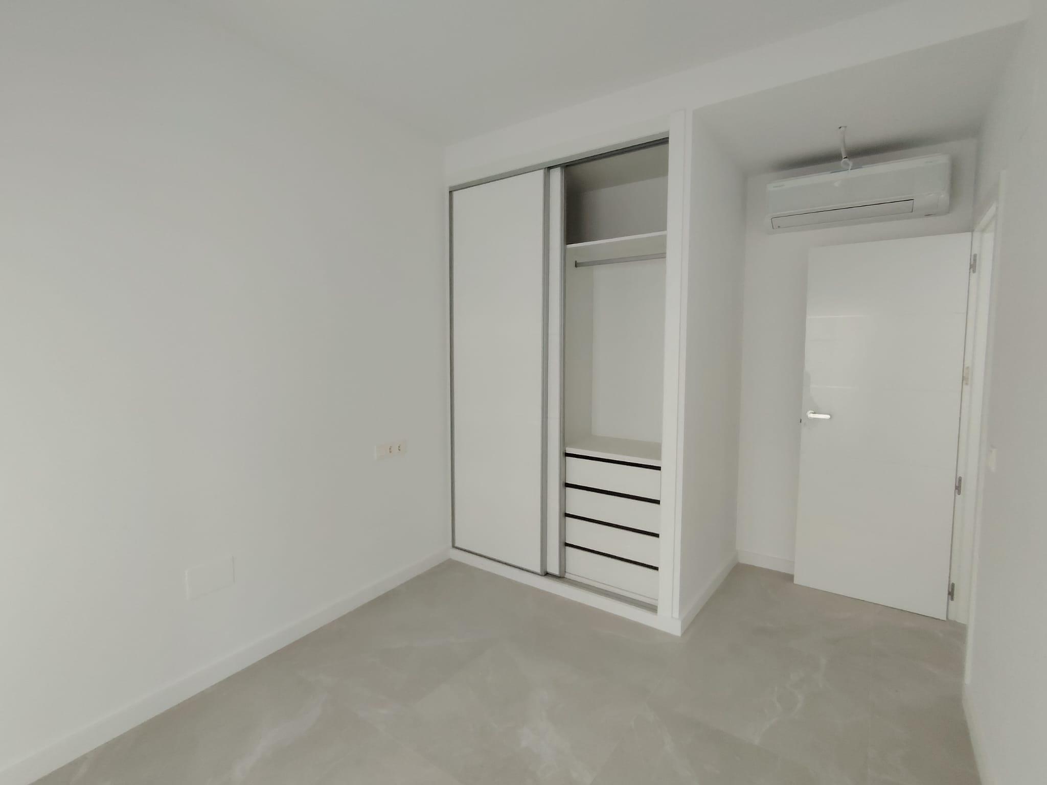 Imagen 15 Ático en venta en Fuengirola / Puerto Deportivo