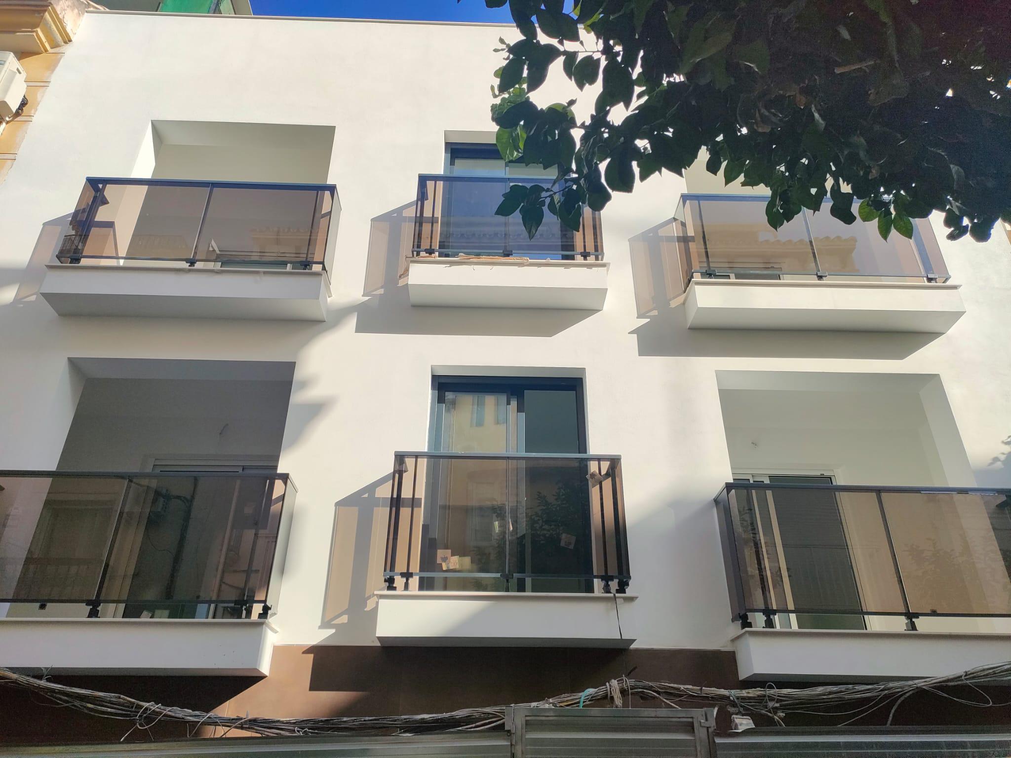 Imagen 4 Apto. Playa en venta en Fuengirola / Puerto Deportivo