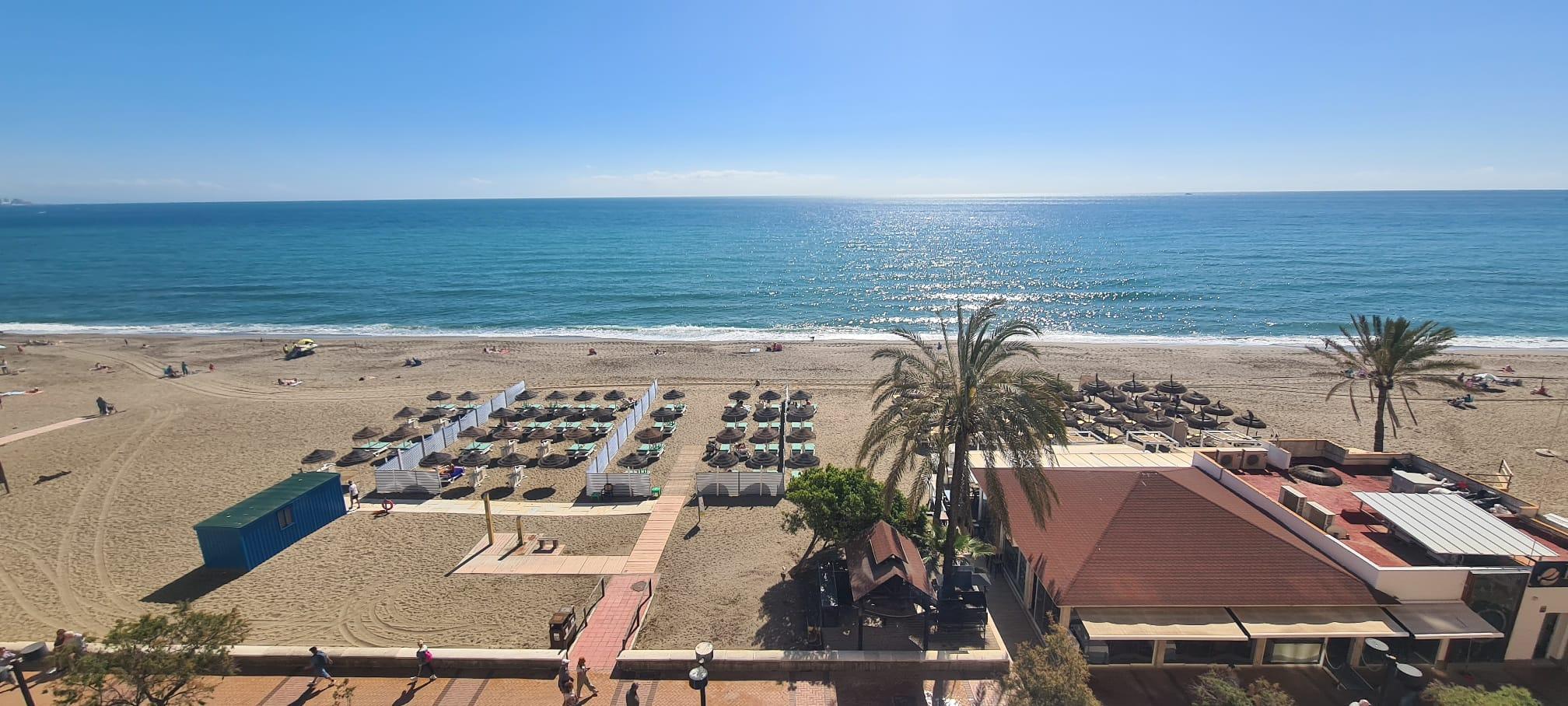 Imagen 2 Apto. Playa en venta en Fuengirola / Paseo Marítimo Rey de España