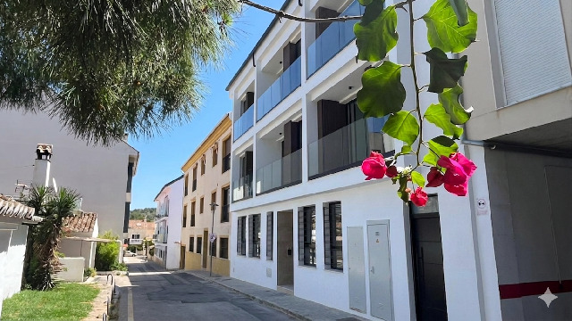 Imagen 2 Inmueble 302045 - Apto. Playa en venta en Fuengirola / Los Boliches-Fuengirola