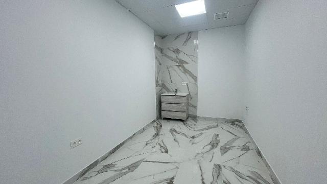 Imagen 3 Inmueble 302883 - Local Comercial en alquiler en Fuengirola / Zona Edificio Milan- Fuengirola